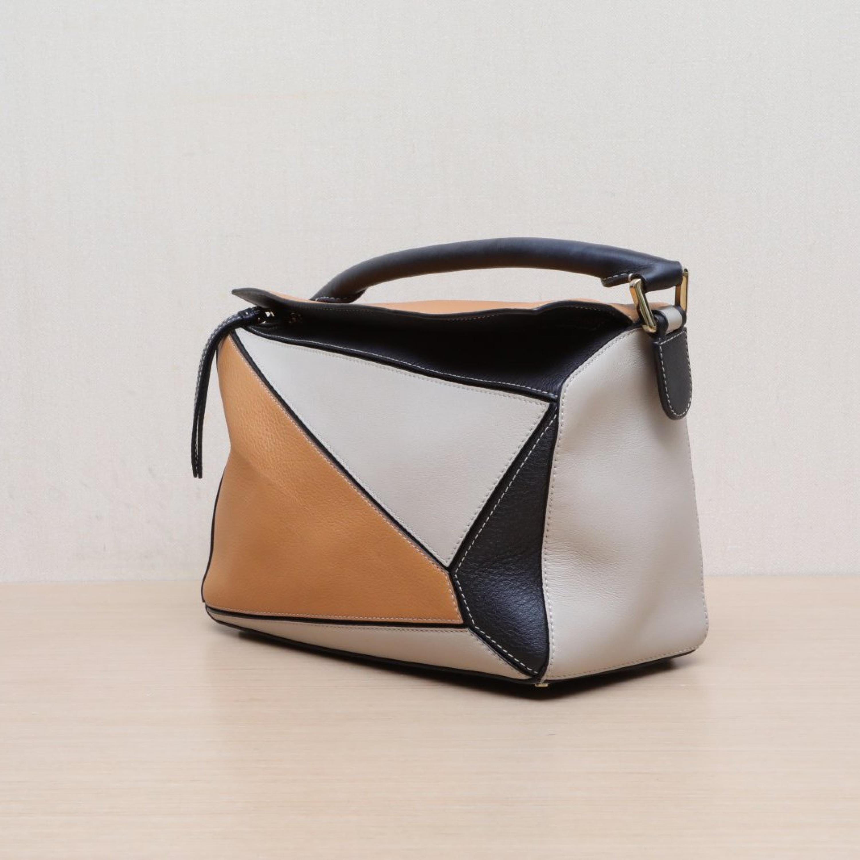 Loewe Loewe Puzzle 29 Geometric Bag Medium Colorblock Leather C
Original dust bag, shopping ticket, shoulder strap ALC3150