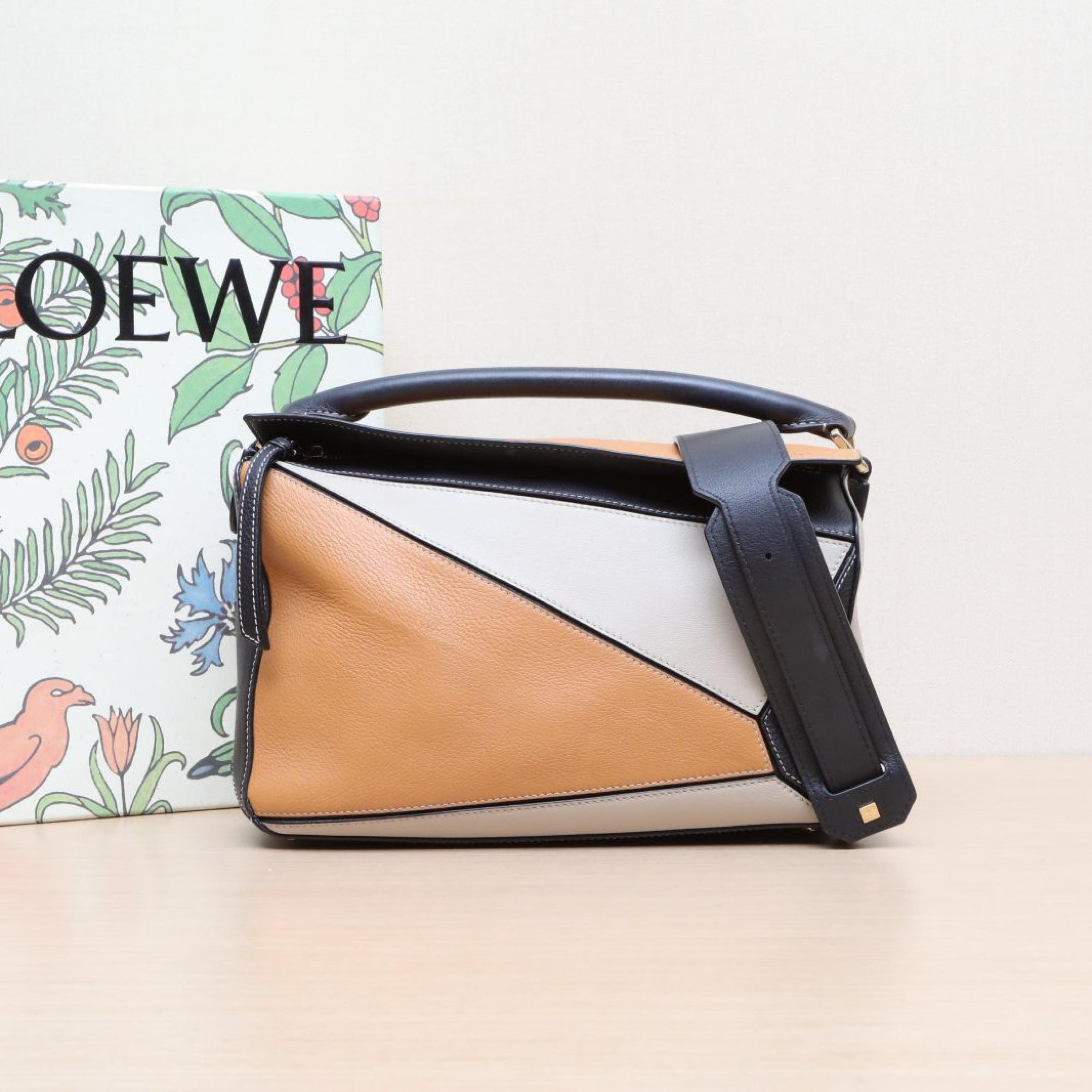 Loewe Loewe Puzzle 29 Geometric Bag Medium Colorblock Leather C
Original dust bag, shopping ticket, shoulder strap ALC3150