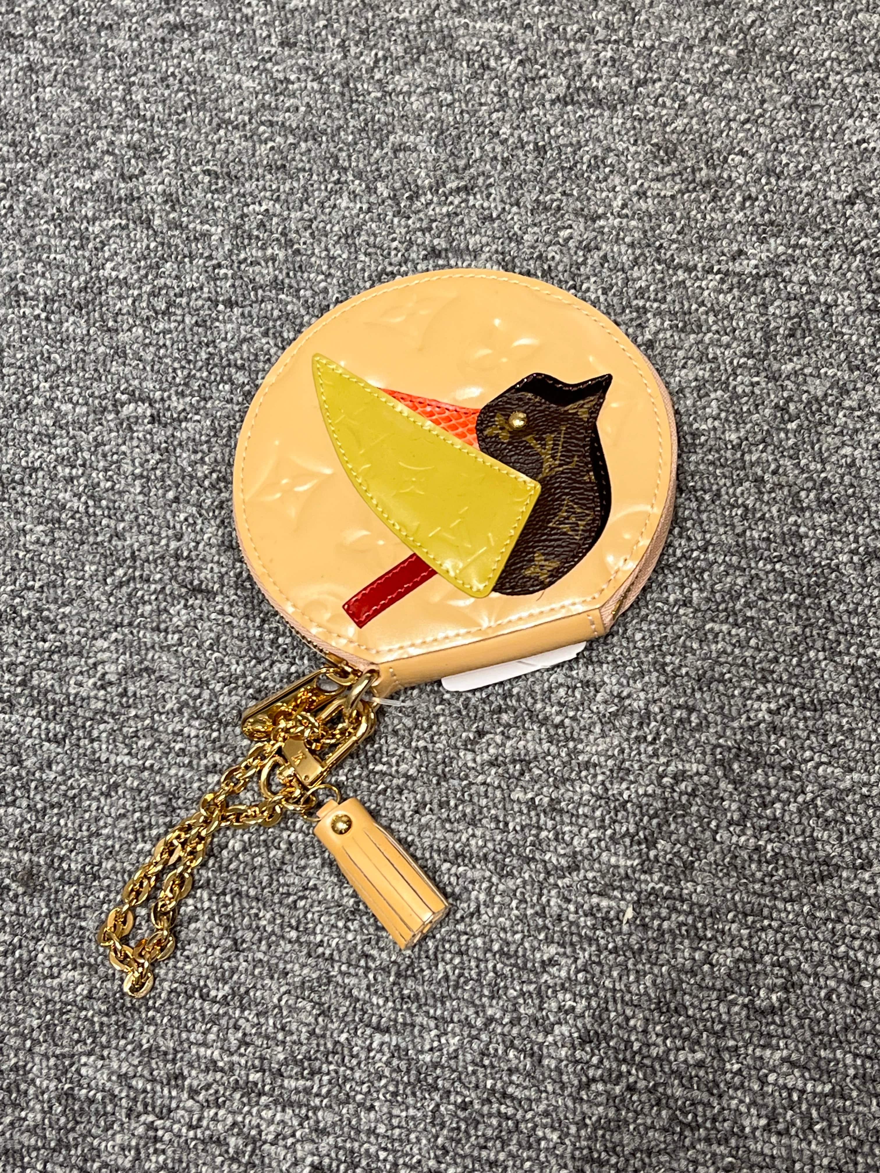 LOUIS VUITTON LOUIS VUITTON M91388 Vernis Port Monnaie Koala Yellow B0830AMG78