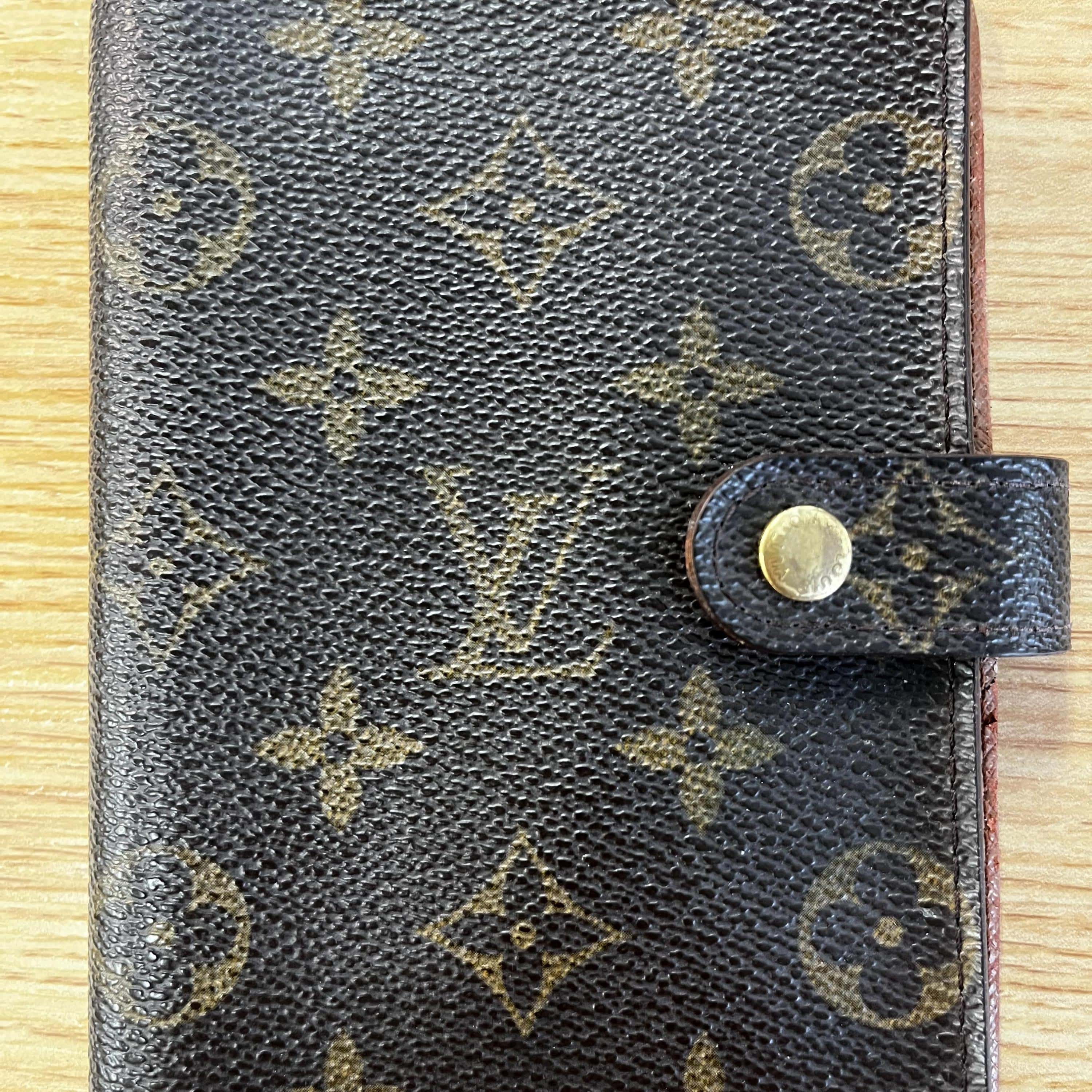 Louis Vuitton Louis Vuitton Monogram Canvas Wallet With Snap Closure C335949