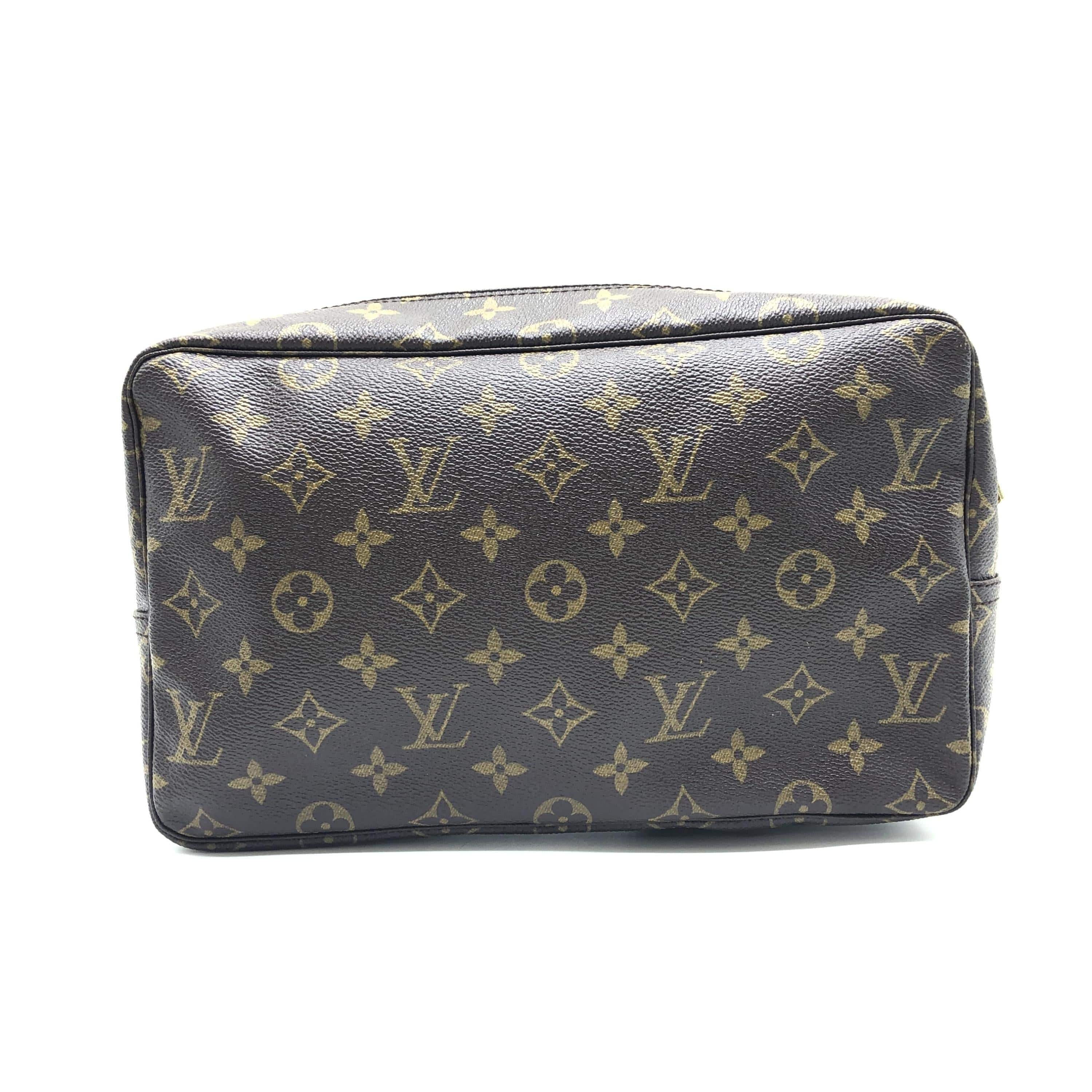 Louis Vuitton Louis Vuitton LV Trousse 28 Monogram ALC3223