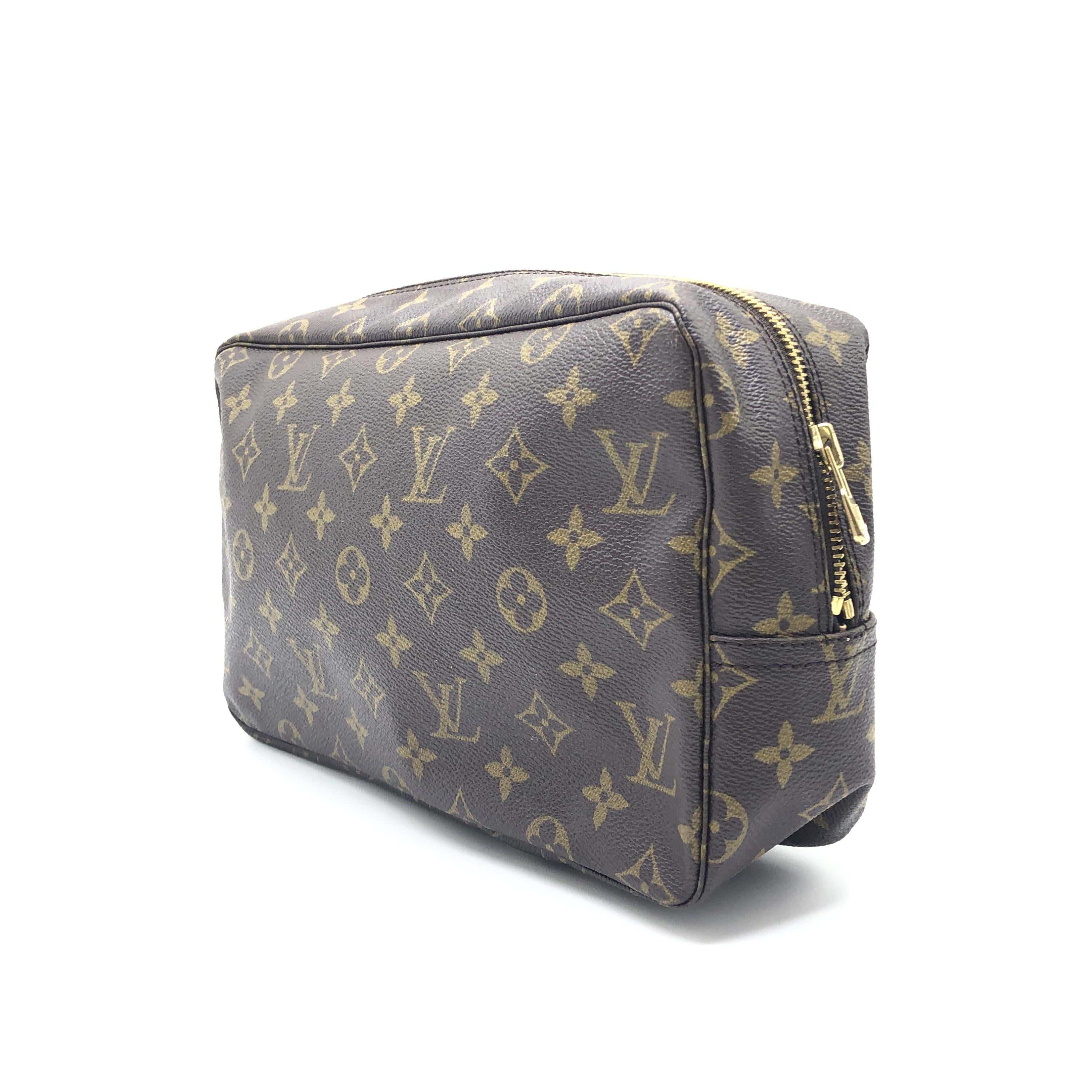 Louis Vuitton Louis Vuitton LV Trousse 28 Monogram ALC3223