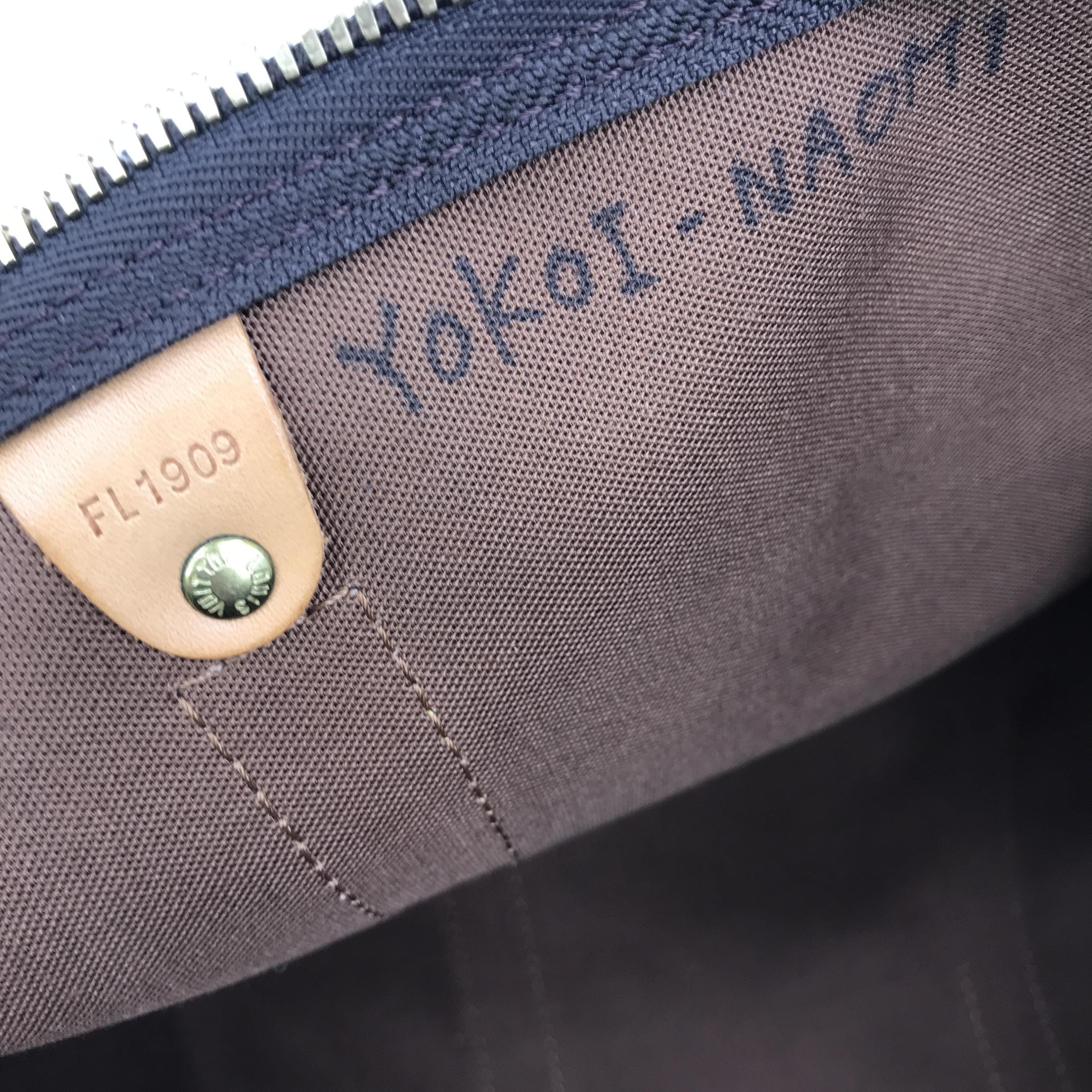 Louis Vuitton Louis Vuitton Monogram Keepall 55 Travel Bag ALC3218