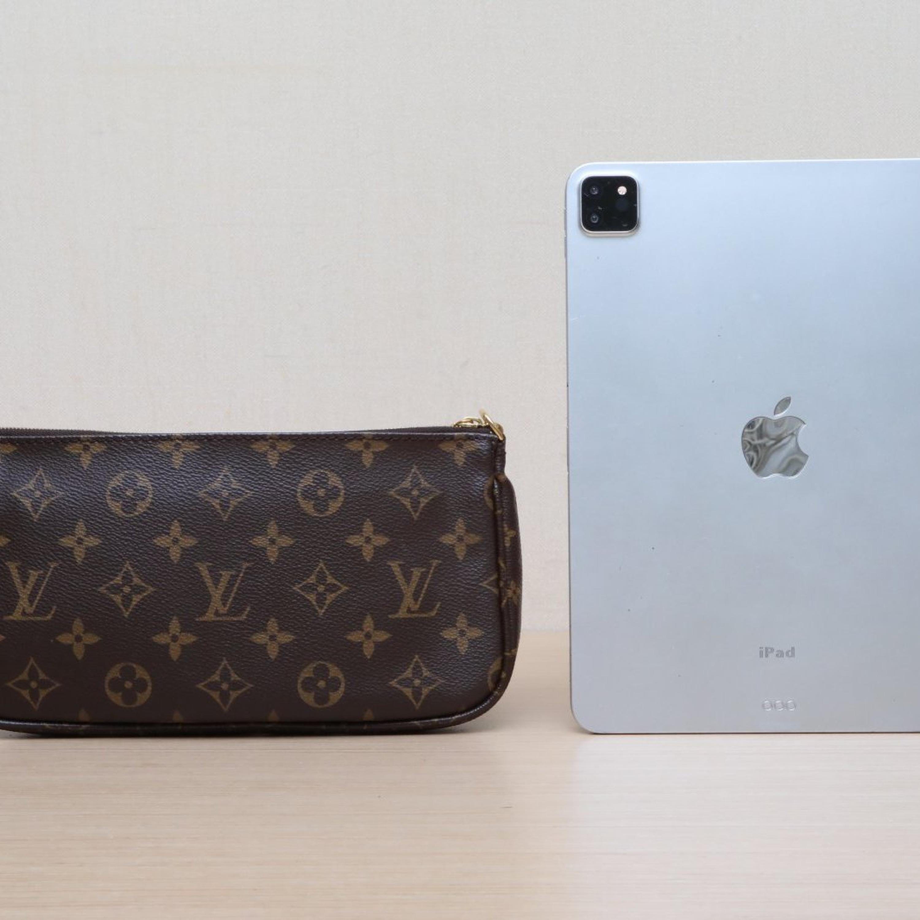 Louis Vuitton Louis Vuitton Multi Pochette Accessoires 5-in-1 Pink Shoulder Strap Monogram PVC 2020
Bag, shoulder straps ALC3159