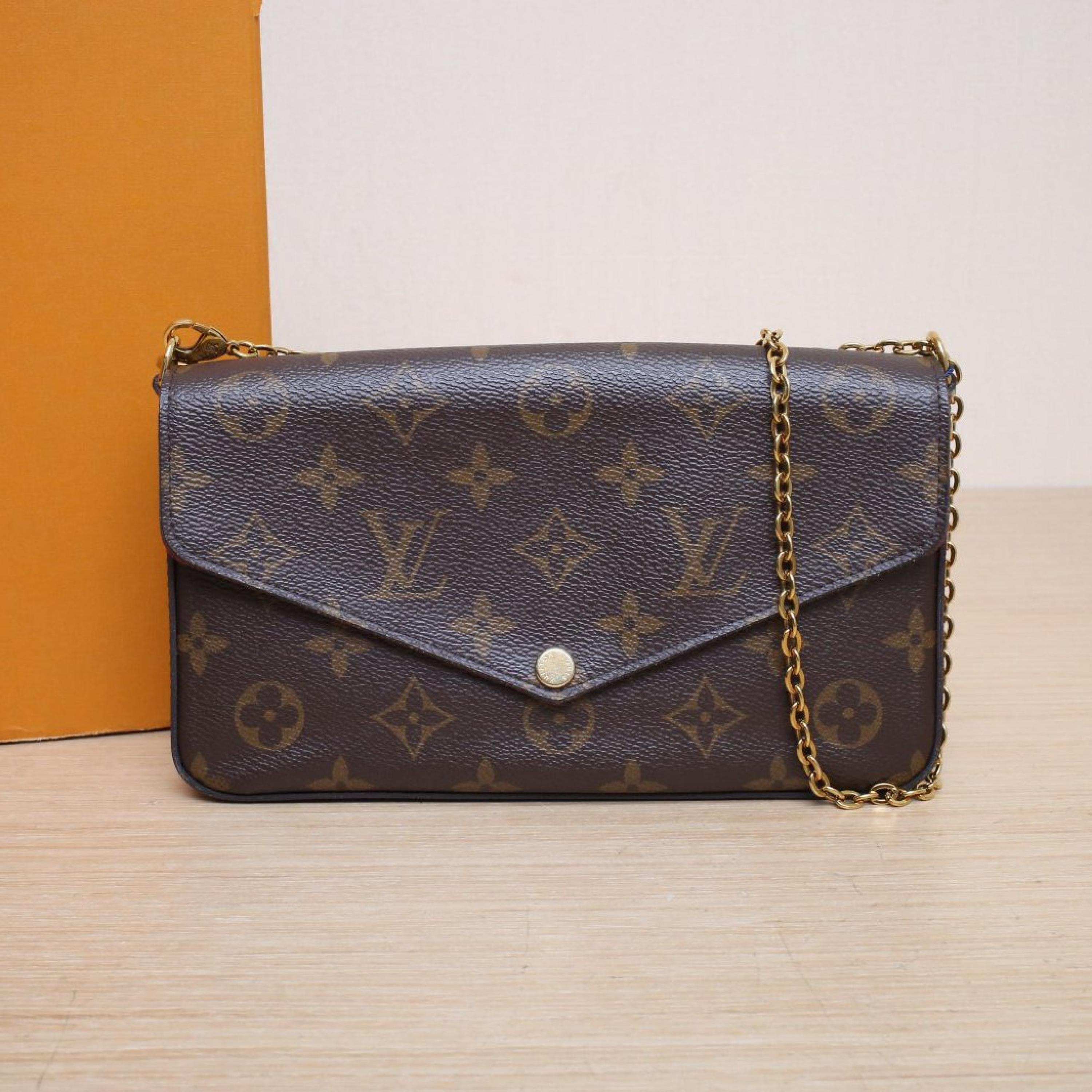 Louis Vuitton Louis Vuitton POCHETTE FELICIE 3-in-1 Chain Bag Monogram PVC 2020
Box, original dust bag, shopping ticket, brand label card, brand packaging bag, shoulder strap, sub-bag ALC3172