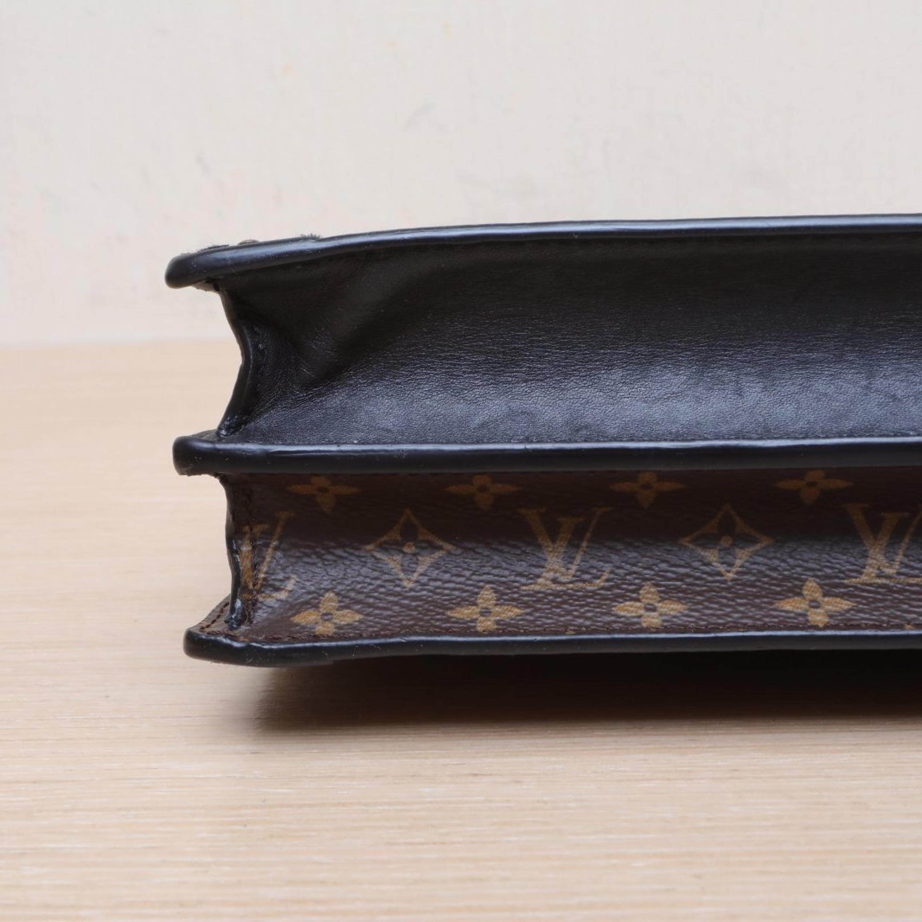 Louis Vuitton Louis Vuitton Trunk Clutch Soft Box Bag Colorblock PVC Chip
shoulder straps ALC3140