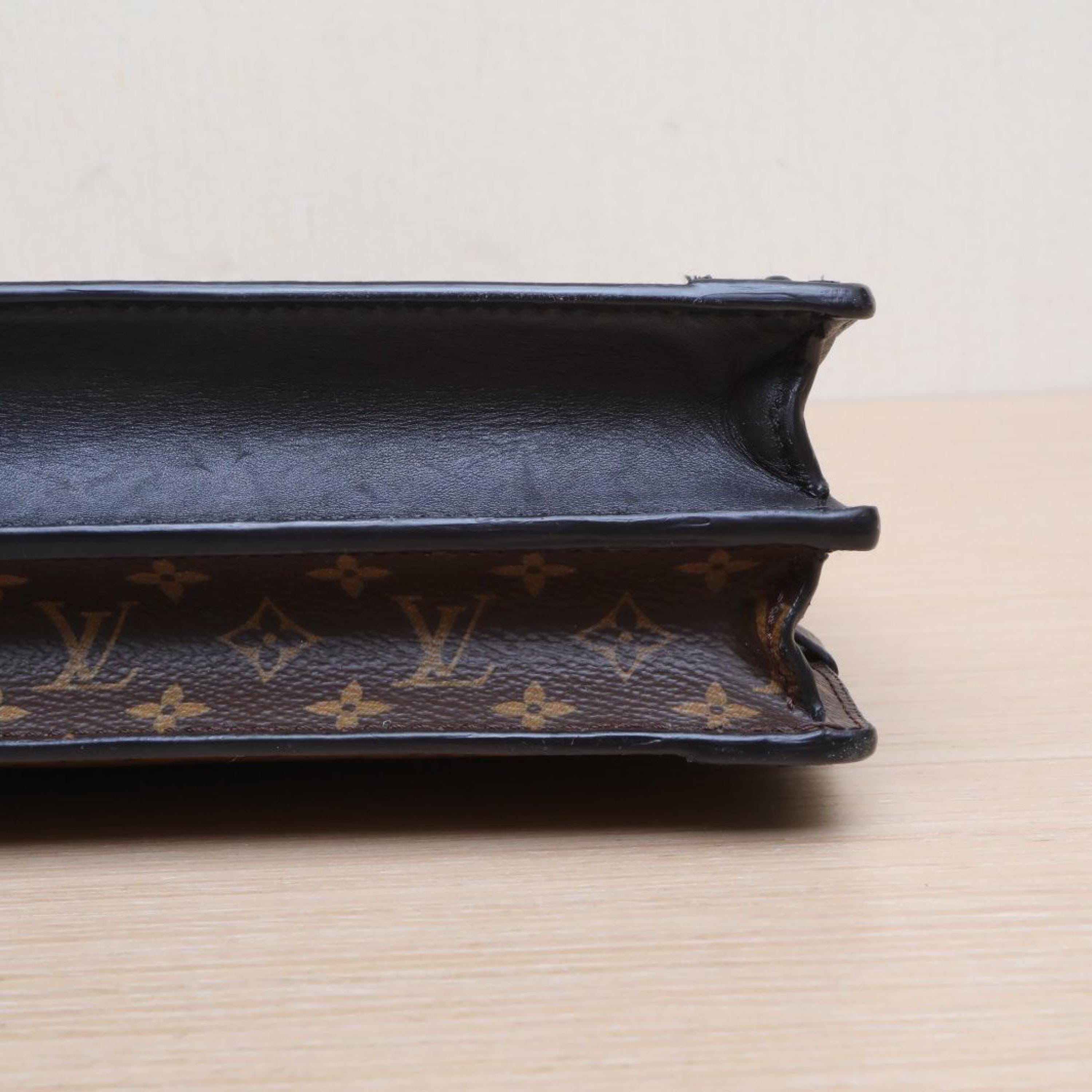 Louis Vuitton Louis Vuitton Trunk Clutch Soft Box Bag Colorblock PVC Chip
shoulder straps ALC3140