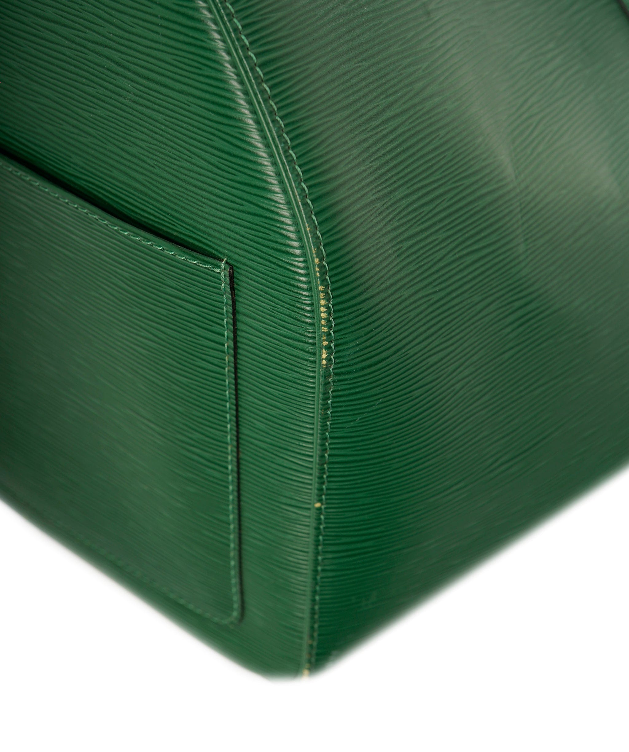 Louis Vuitton LV Green Epi Leather Keepal 55cm - APC0001
