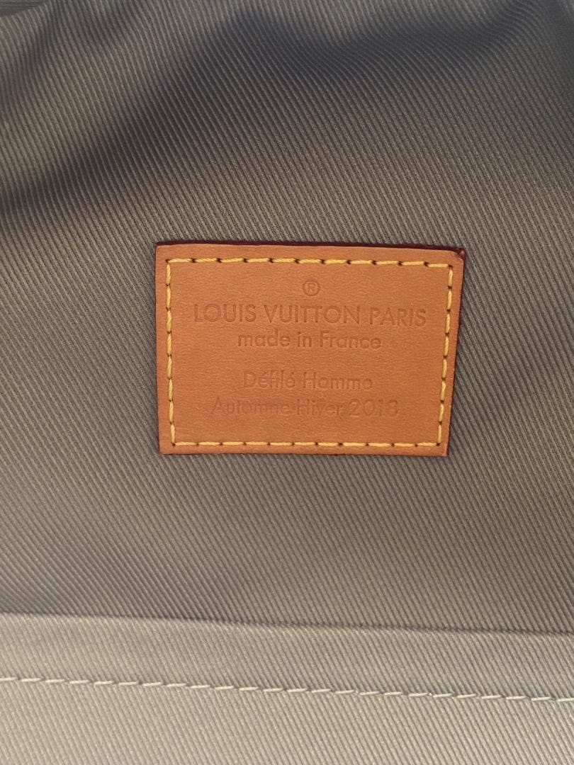 Louis Vuitton Louis Vuitton Rucksack Grey