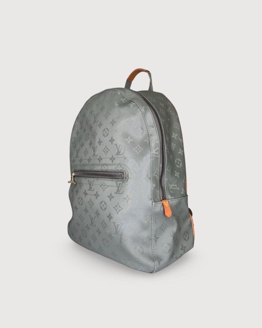 Louis Vuitton Louis Vuitton Rucksack Grey