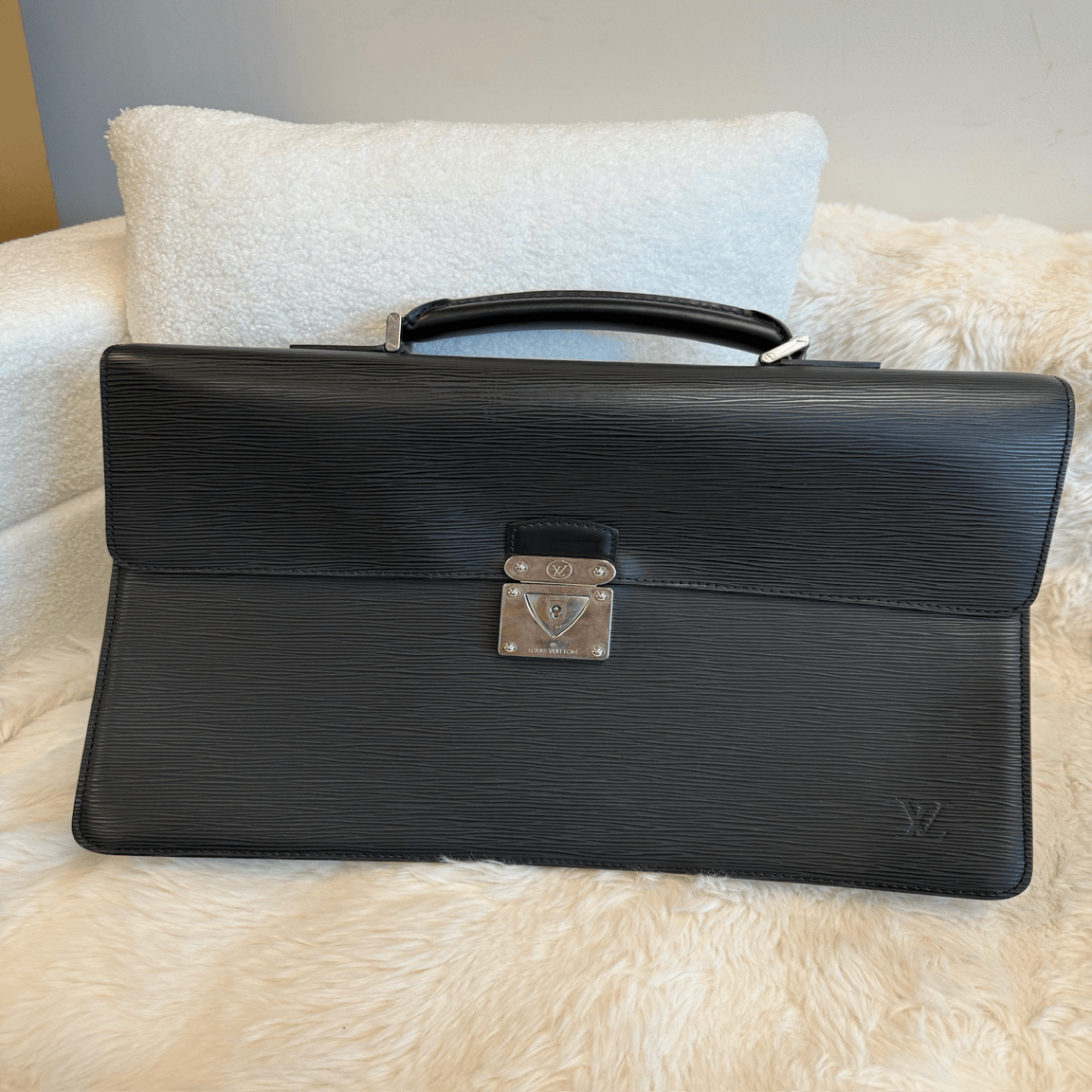 Louis Vuitton Louis Vuitton Serviette Conseiller Briefcase Black / Epi Leather AKC0476