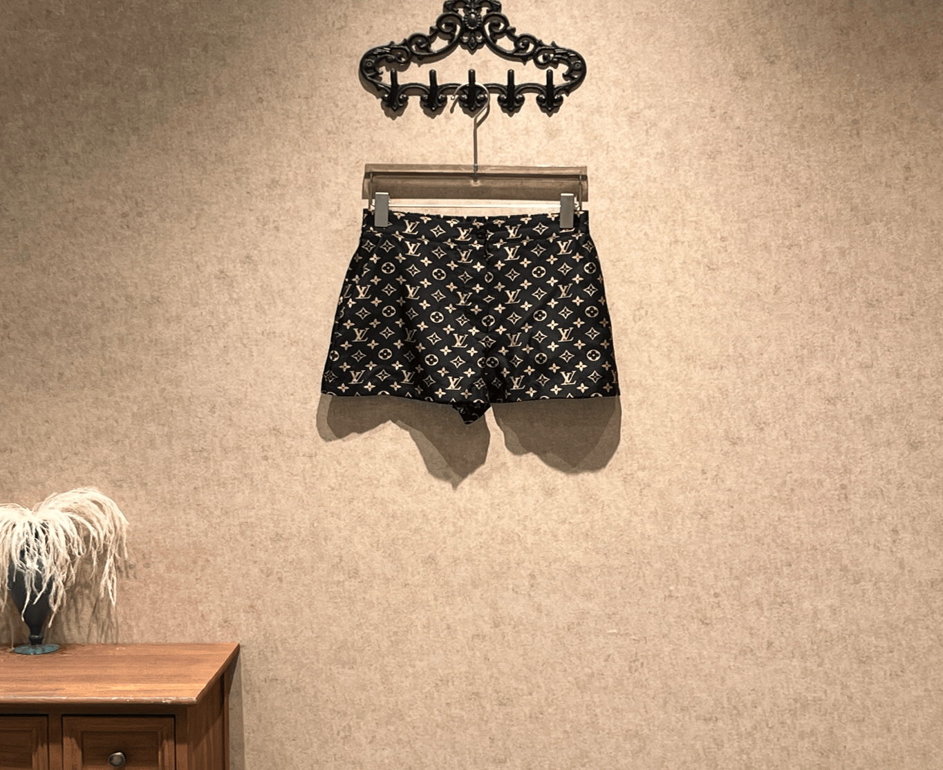 Louis Vuitton Louis Vuitton black and gold monogram all-over silk shorts / size 34 / 99% new / 42027 SGC42027