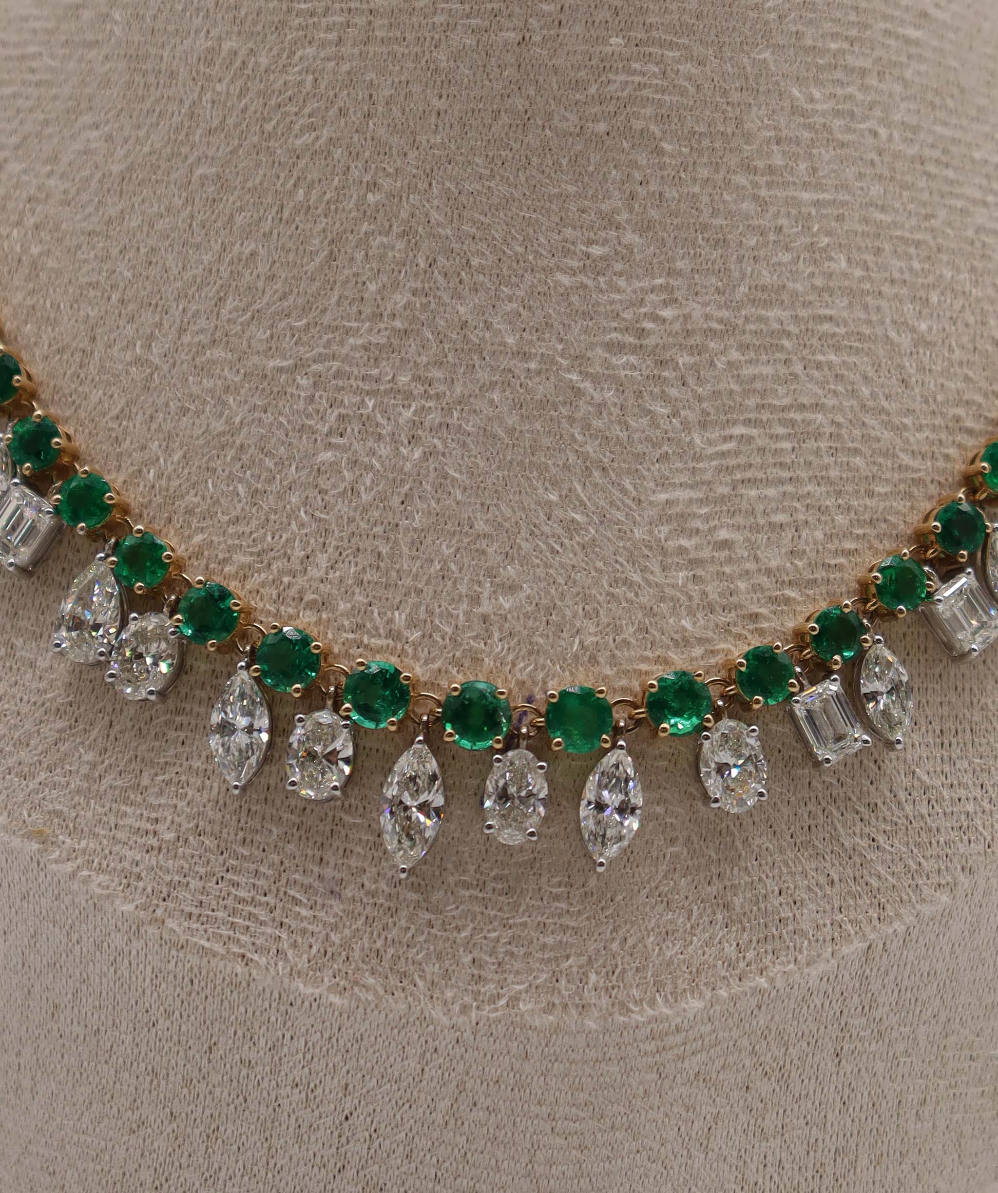 Luxury Promise 11.57ct Diamond and Emerald Necklace Yellow Gold P-E78K
