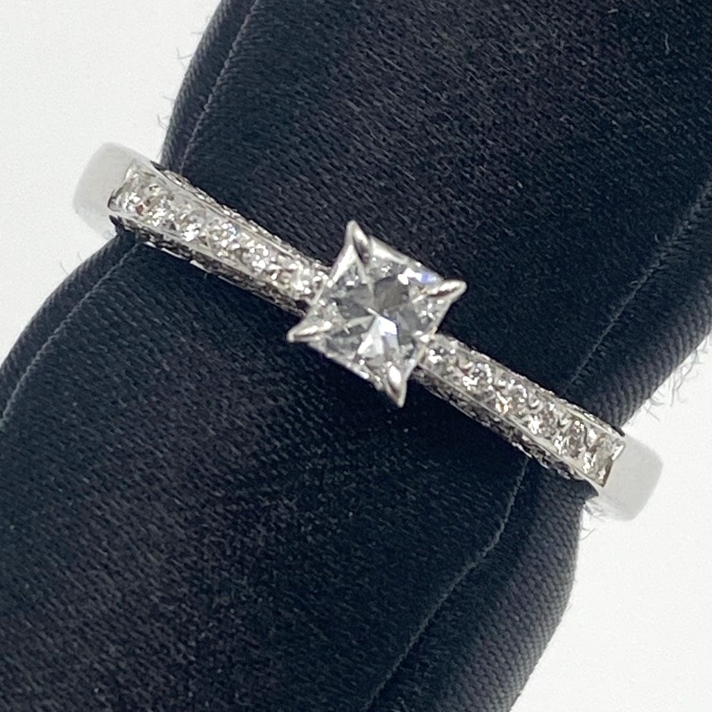 LUXURY PROMISE 750 Dial Ring D0.20 D0.55 3.9g 51141 US6