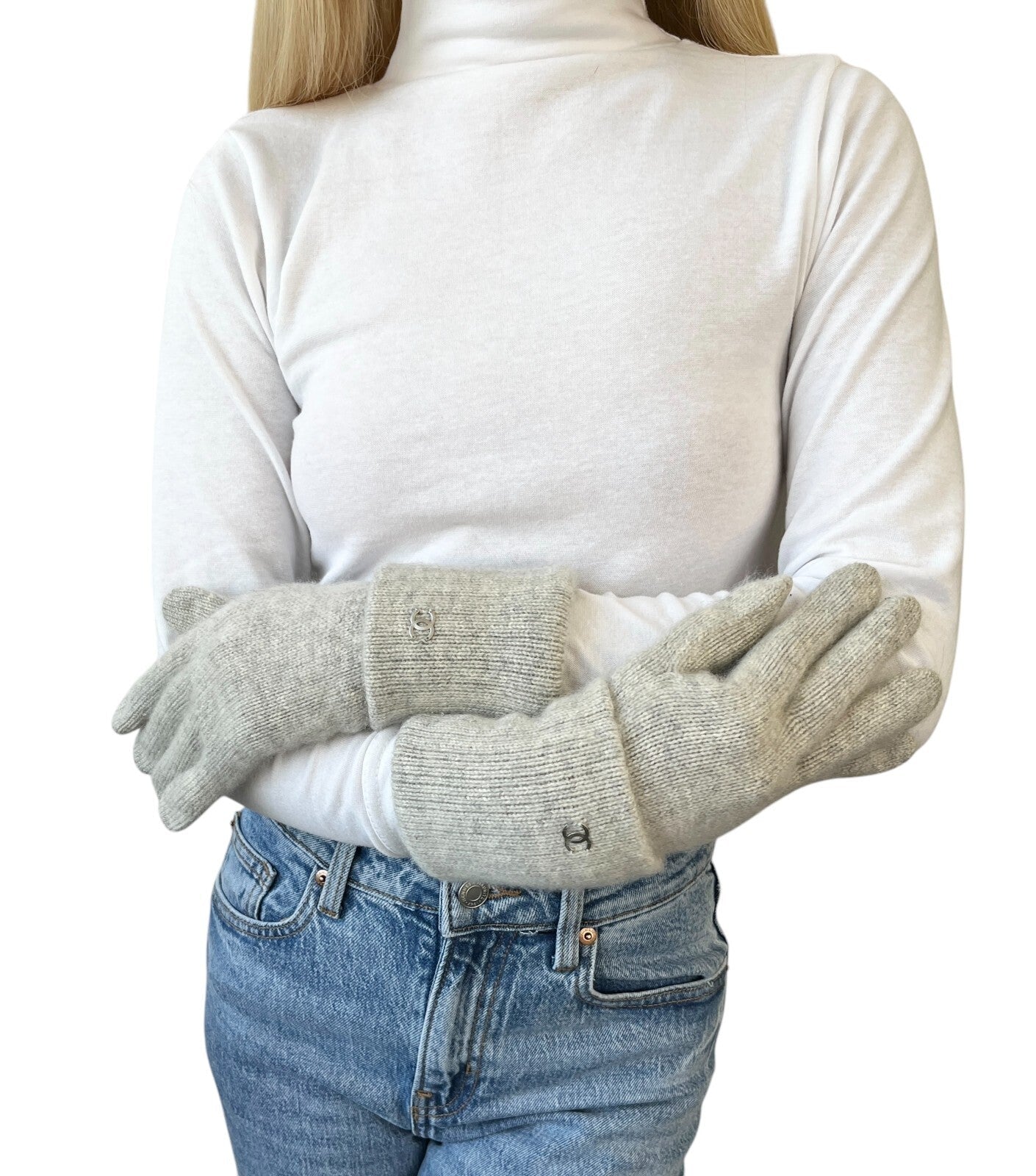 Luxury Promise CHANEL Vintage CC Mark Logo Cashmere Knit Gloves Accessory Gray Silver