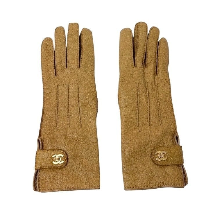 Luxury Promise CHANEL Vintage CC Mark Logo Gloves Turn Lock #7.5 Leather Light Brown Gold