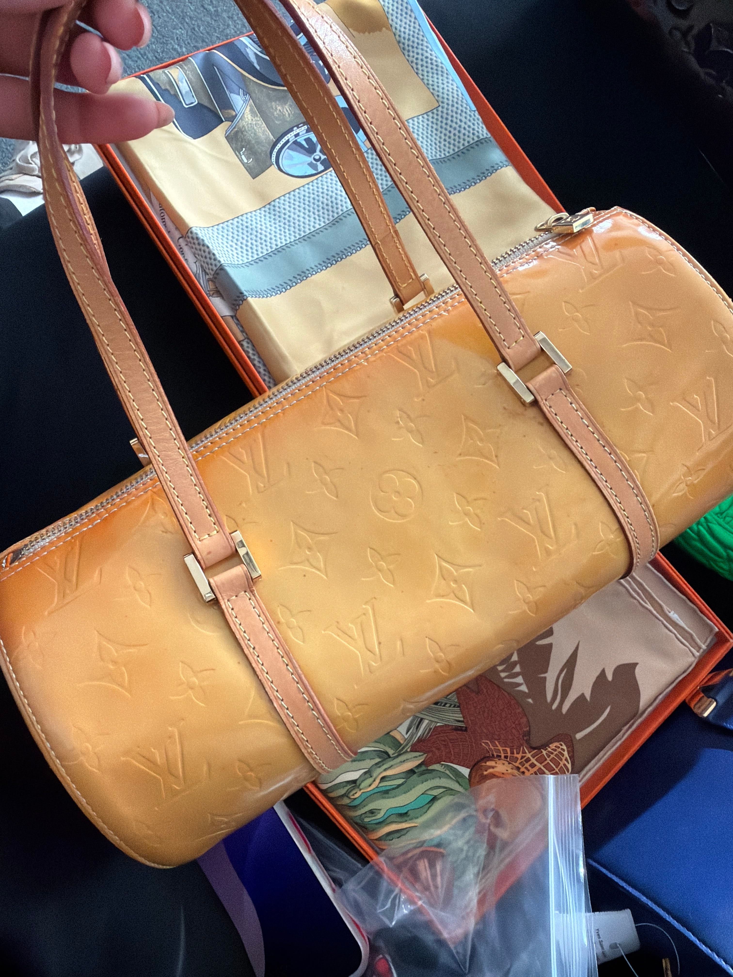 Luxury Promise Louis Vuitton patent papillon - 1pxbac3mcm - AKC1574