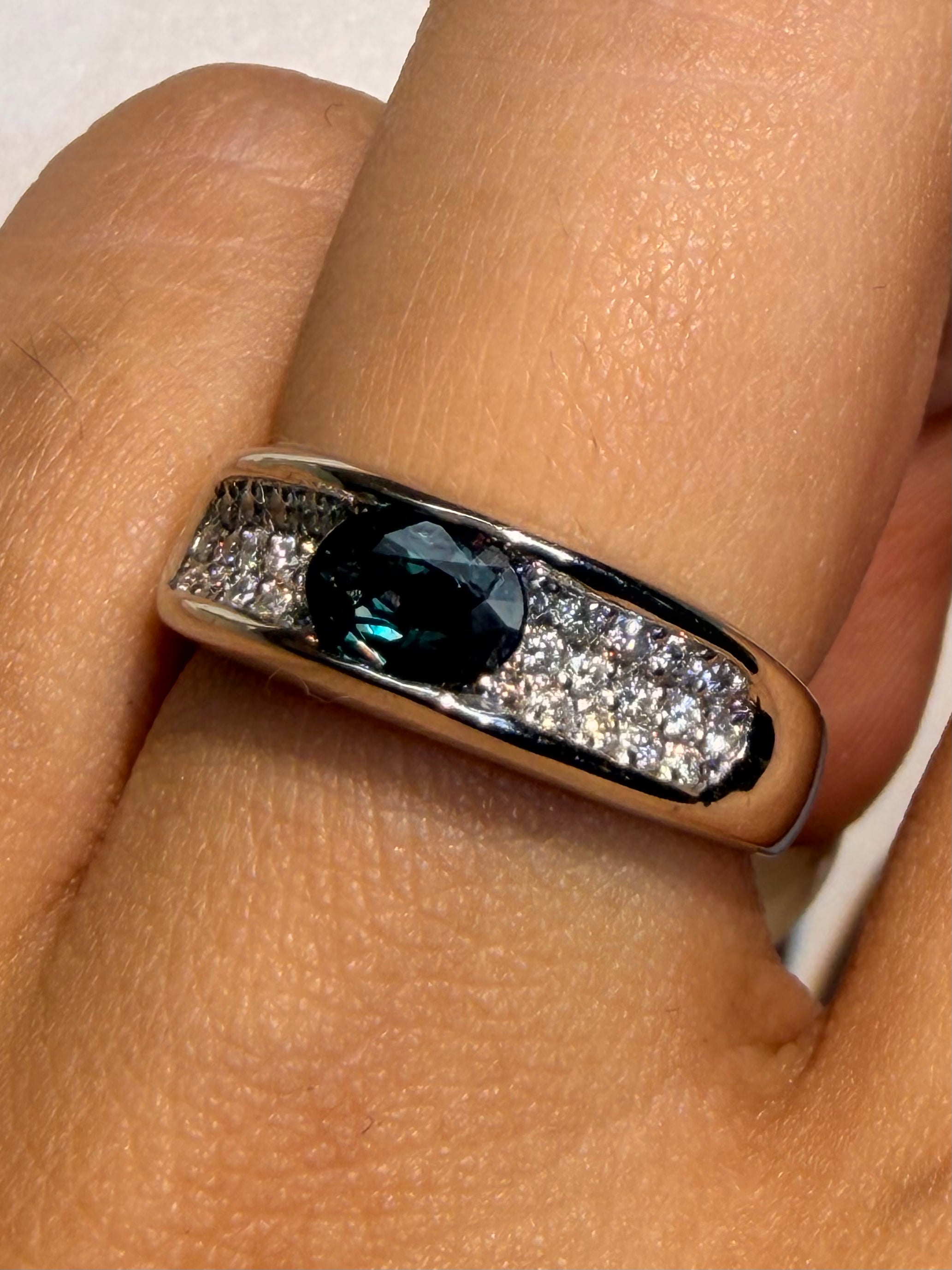 Luxury Promise Alexandrite Band in Pt900 / AX0.54ct / D0.25ct (5.75us) 4254 JJC0540