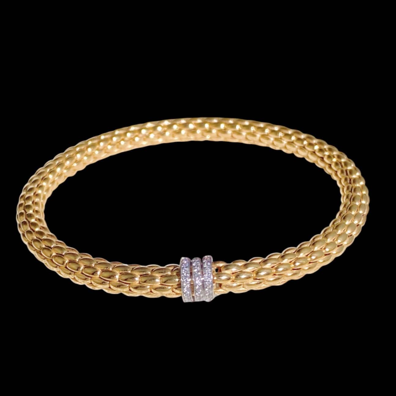 Luxury Promise 0.22ct White Diamond Detail with Elastic Bracelet set in 18K Yellow Gold