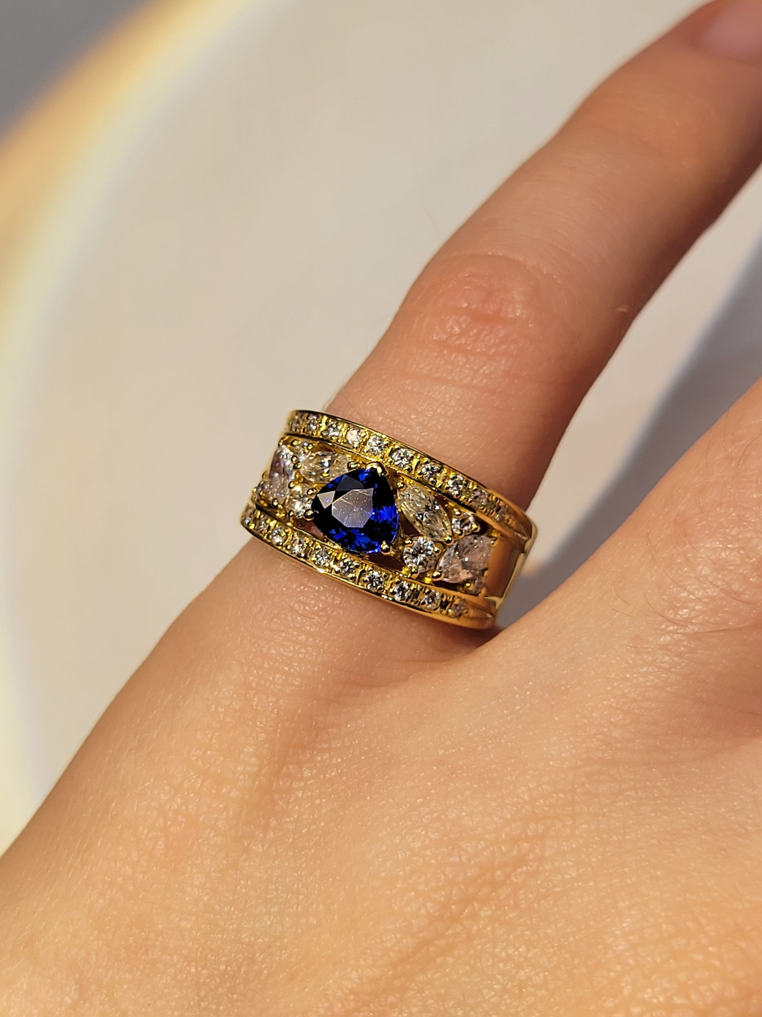 Luxury Promise Blue Sapphire Band in 18K - S0.80ct / D0.87ct (4us) 3133 JJC0557