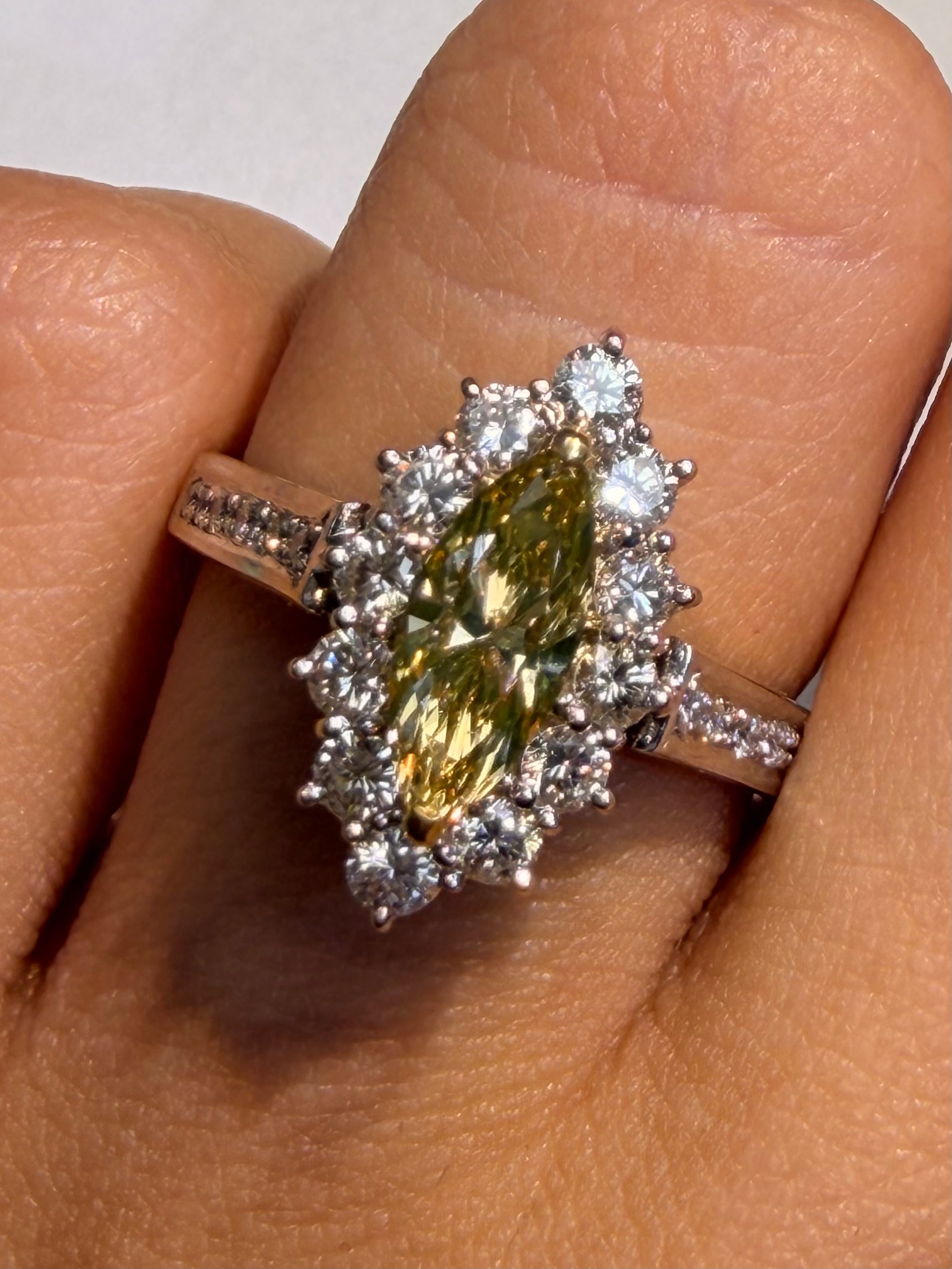 Luxury Promise Champagne Diamond Ring in 18K / D (7us) 2563 JJC0532