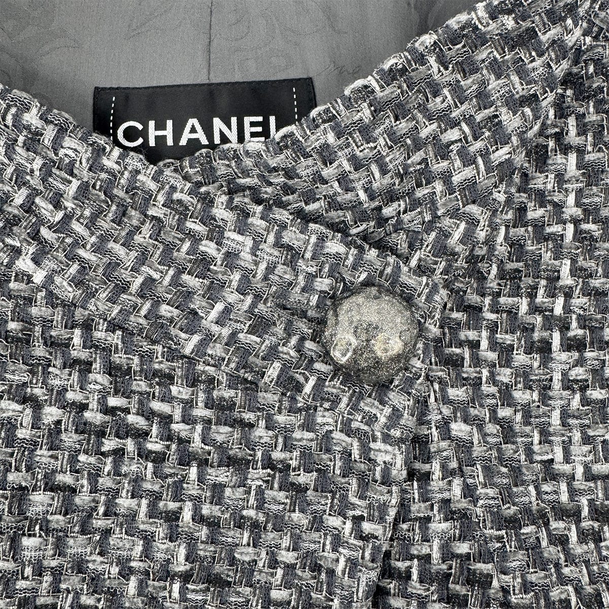 LUXURY PROMISE CHANEL CAMELLIA COCO BUTTON TWEED JACKET GRAY NYLON 50 P51 RTW 90303319