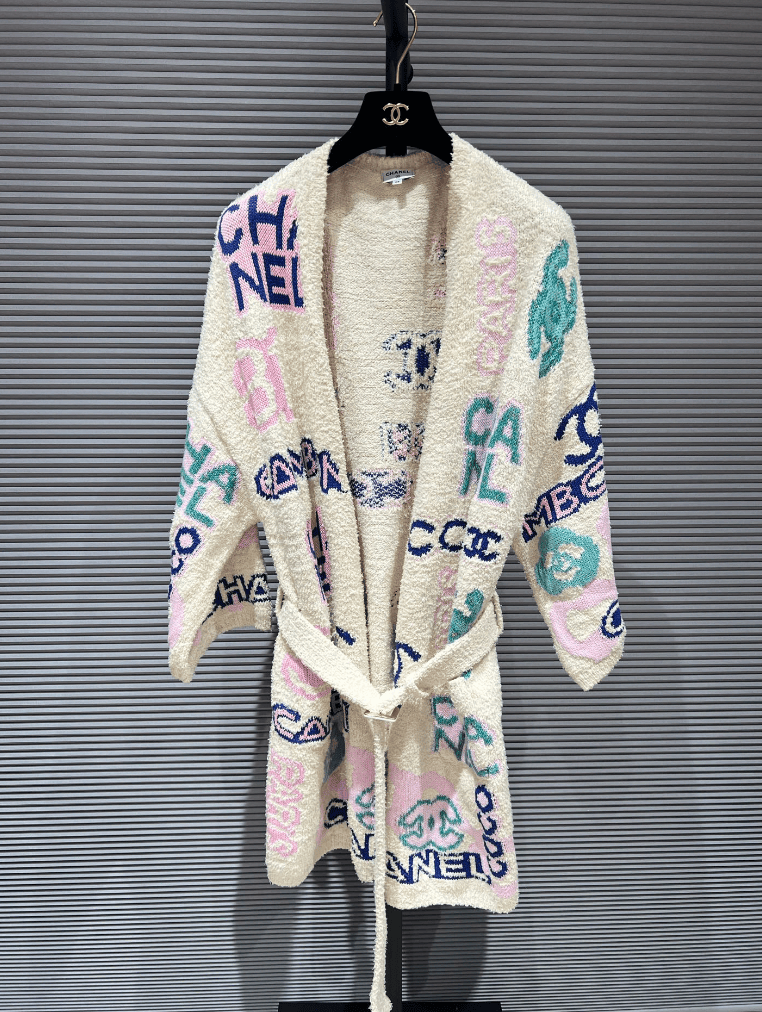 Luxury Promise CHANEL COLLECTABLE KIMONO 38 FT101599