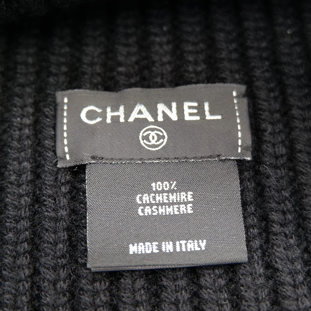 LUXURY PROMISE CHANEL KNIT HAT LOGO BLACK WHITE CASHMERE RTW 90307366