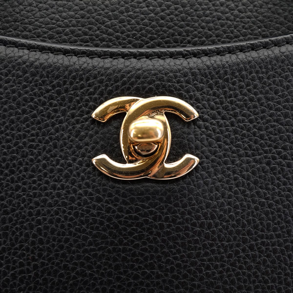 LUXURY PROMISE CHANEL NEO EXECUTIVE TOTE SHOULDER BAG BLACK LEATHER GOLD HARDWARE 90335590