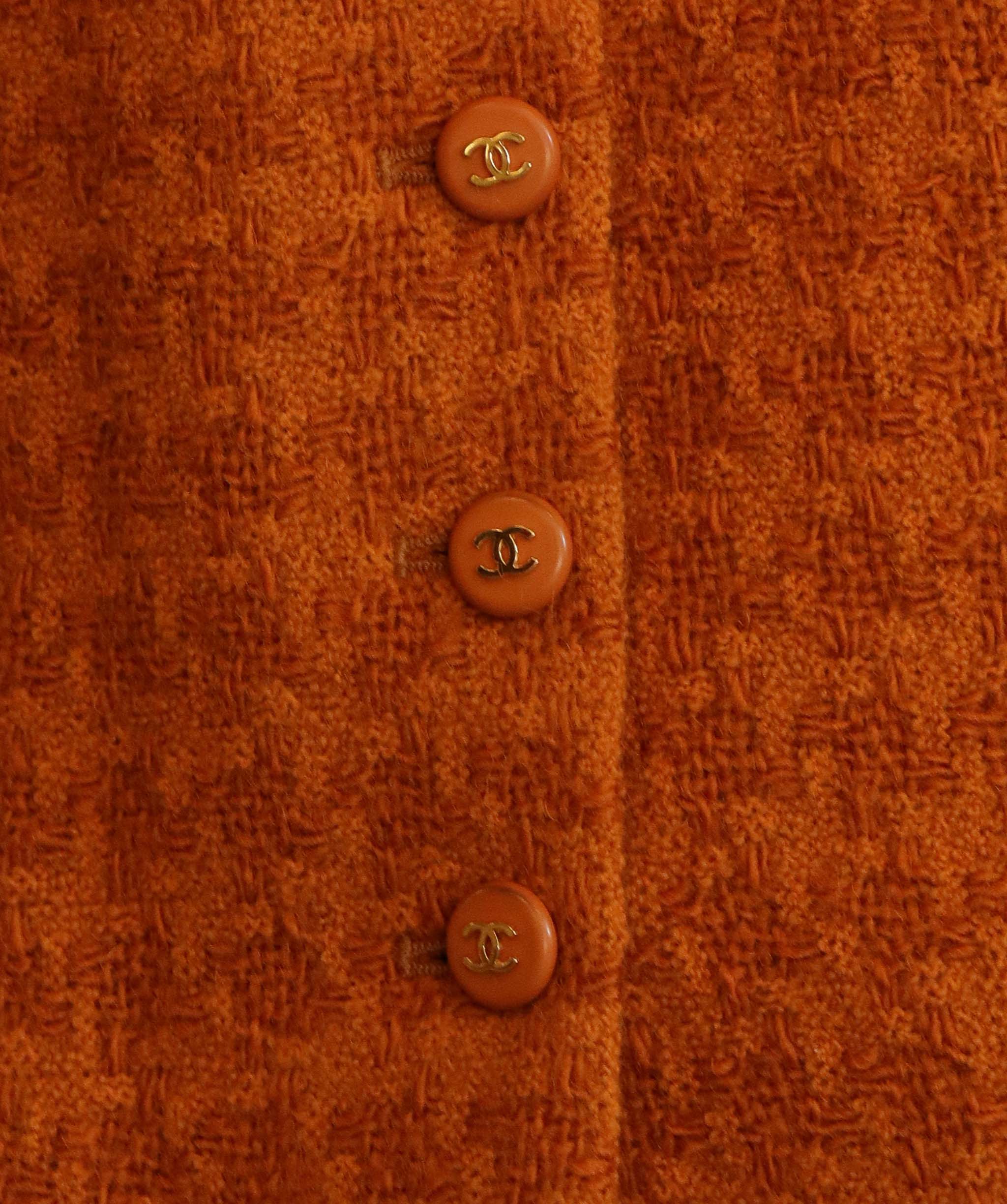 Luxury Promise Chanel orange set FT526