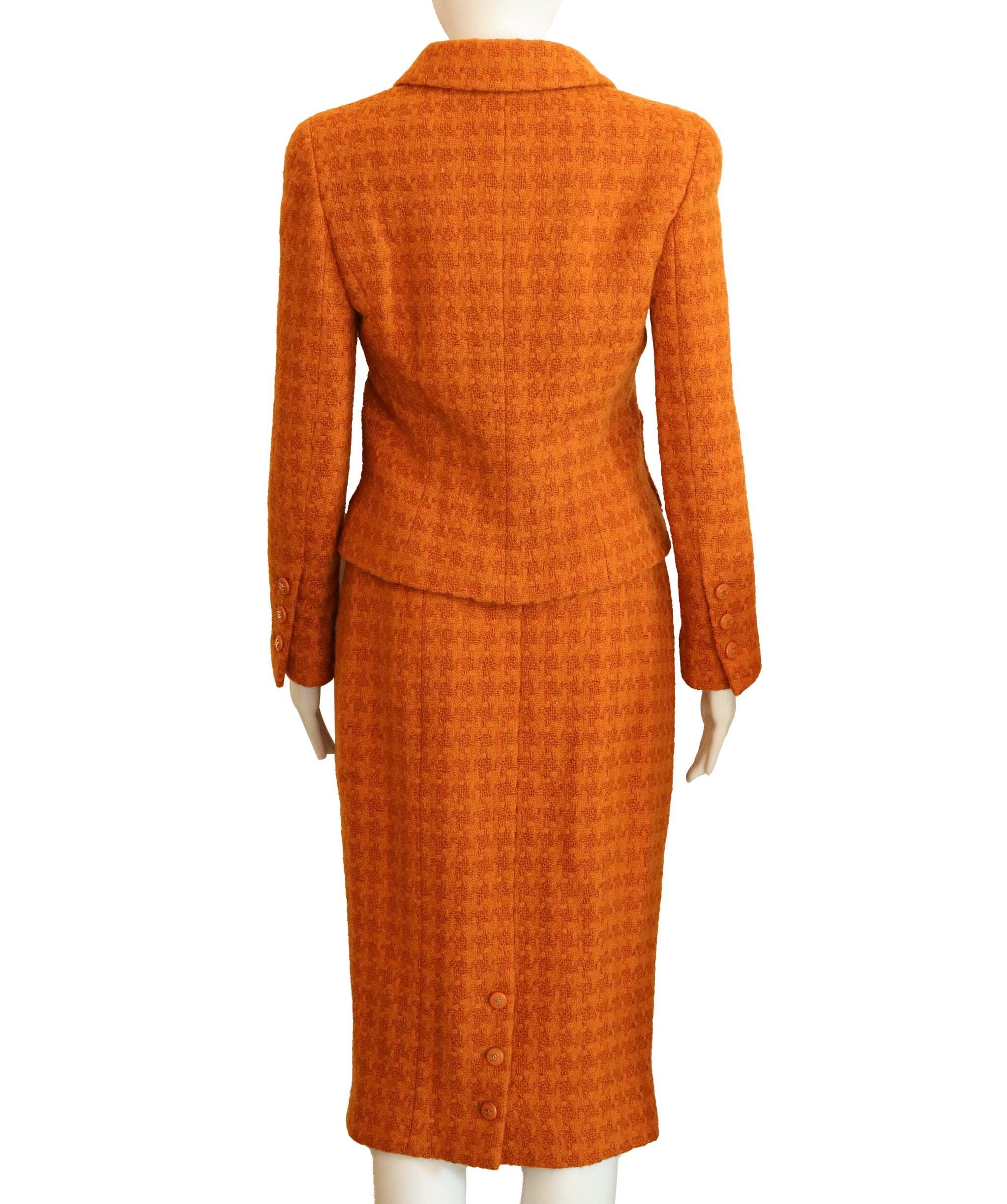 Luxury Promise Chanel orange set FT526