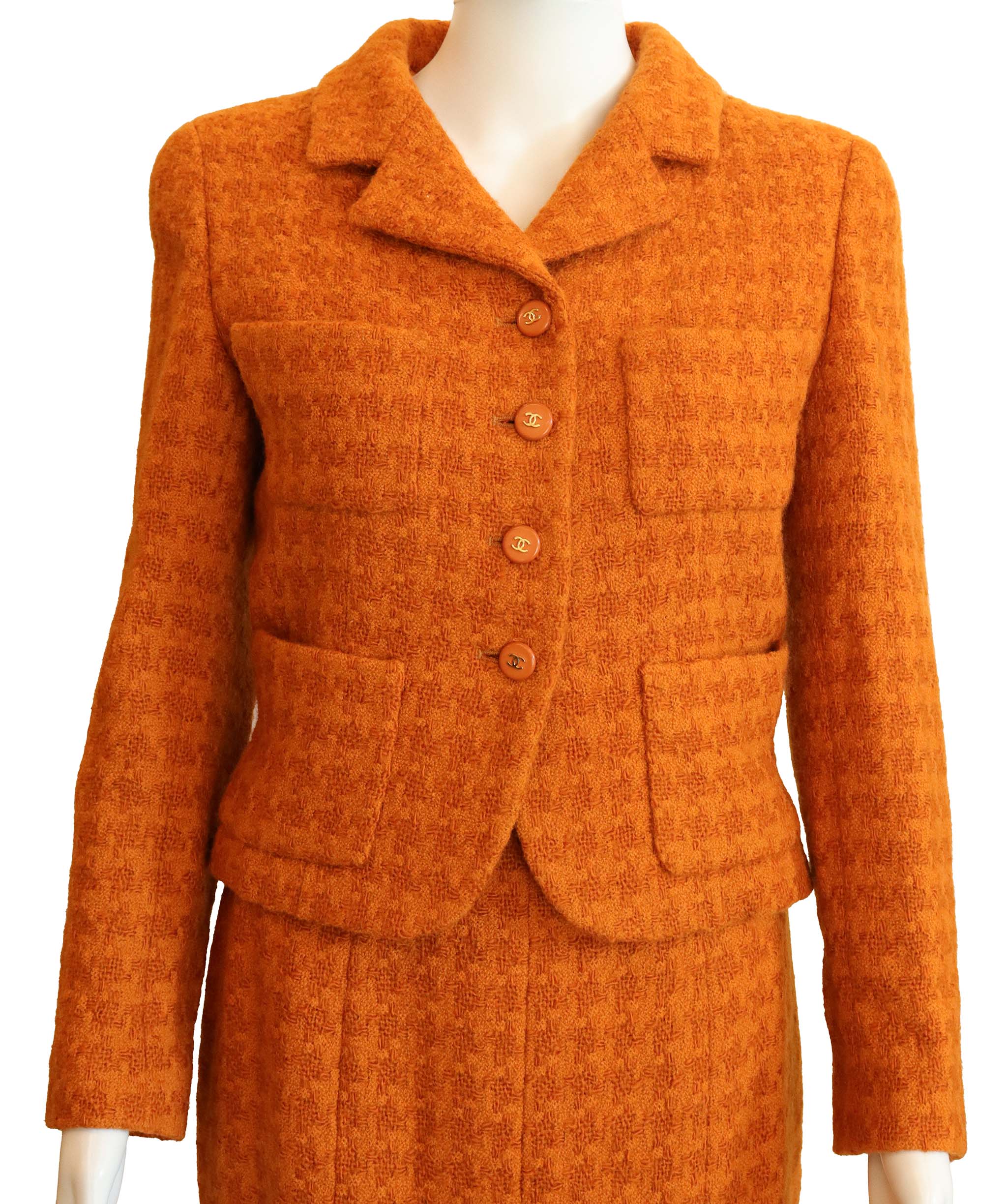 Luxury Promise Chanel orange set FT526