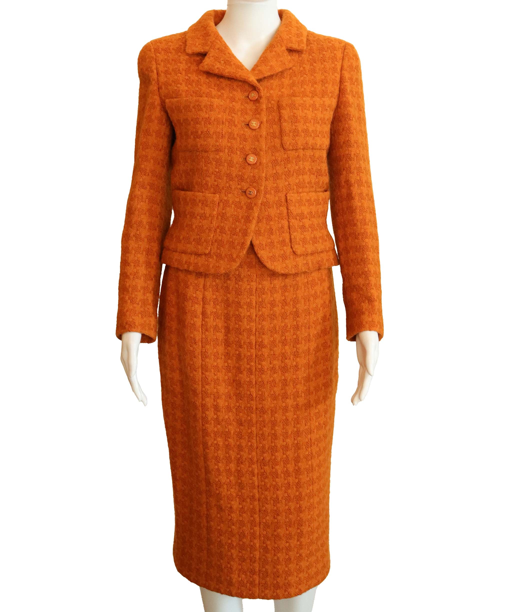 Luxury Promise Chanel orange set FT526