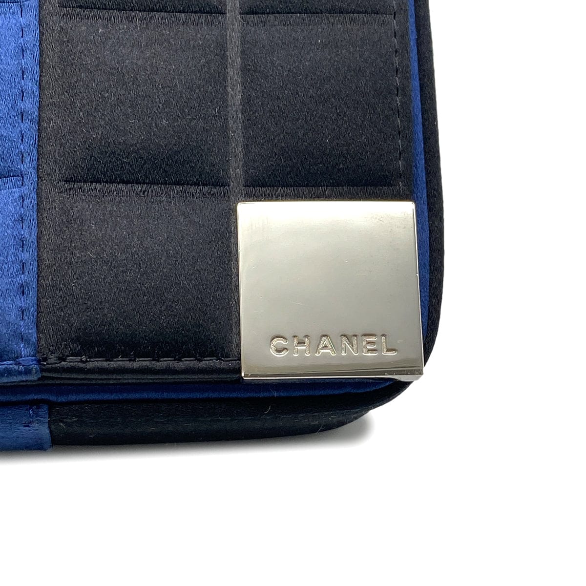 LUXURY PROMISE CHANEL VINTAGE CHOCOLATE BAR CHAIN SHOULDER BAG BLUE BLACK SATIN 90270797