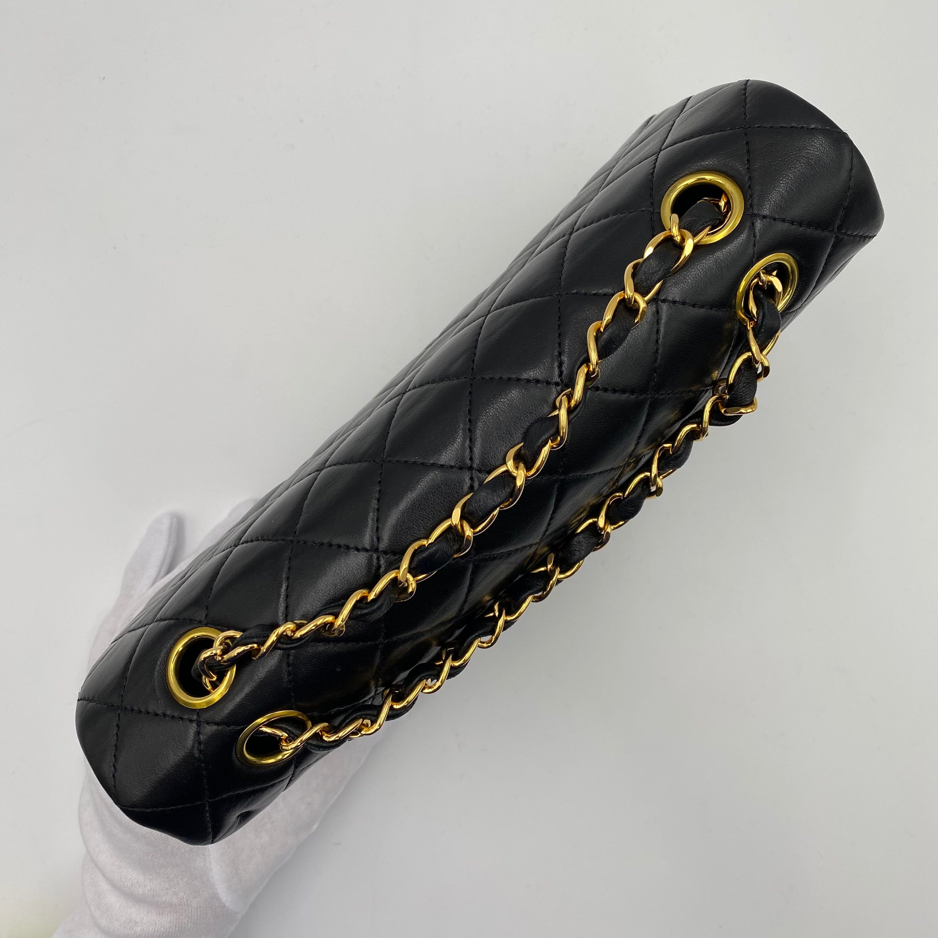 Luxury Promise CHANEL VINTAGE CLASSIC FLAP MEDIUM CHAIN SHOULDER BAG BLACK LAMB SKIN 90219630