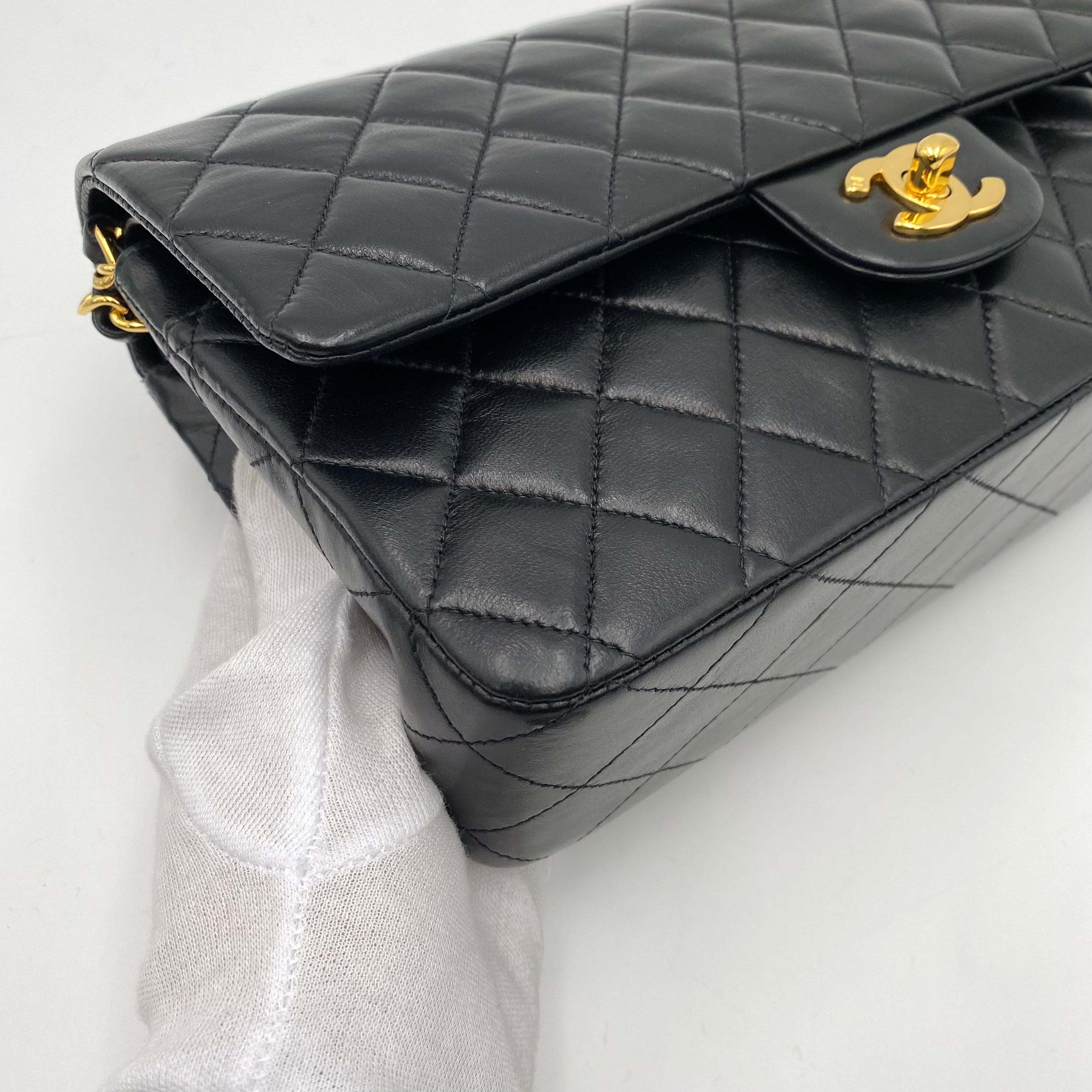Luxury Promise CHANEL VINTAGE CLASSIC FLAP MEDIUM CHAIN SHOULDER BAG BLACK LAMB SKIN 90219630