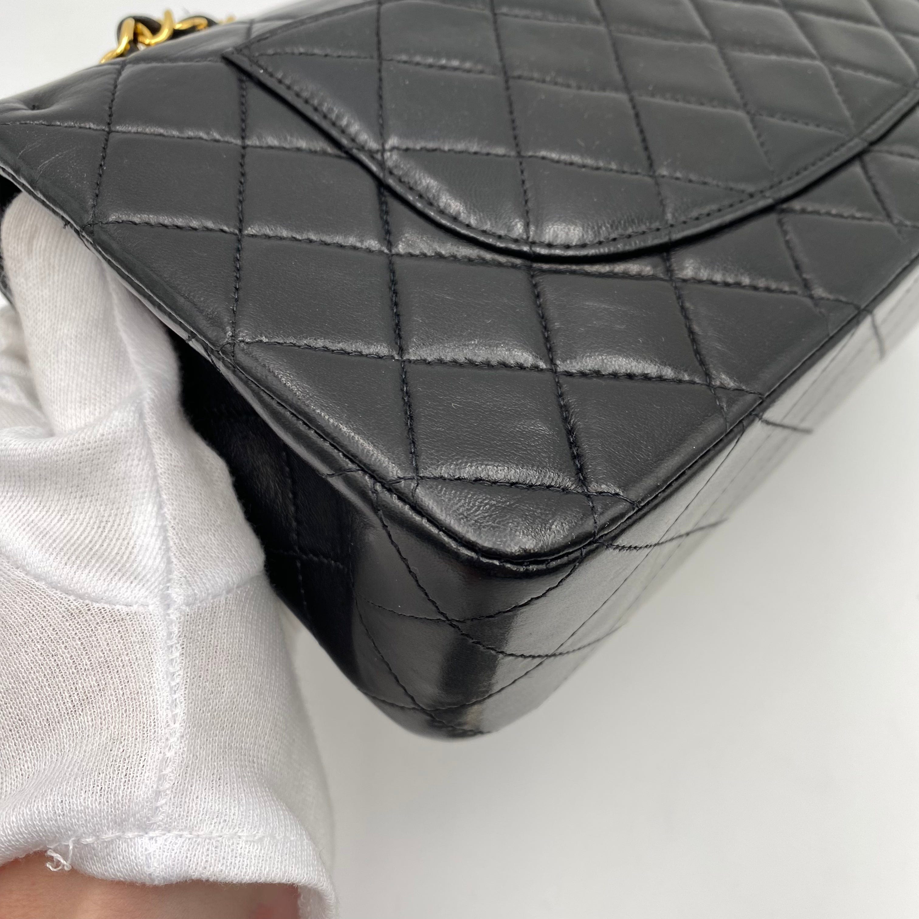 Luxury Promise CHANEL VINTAGE CLASSIC FLAP MEDIUM CHAIN SHOULDER BAG BLACK LAMB SKIN 90219630