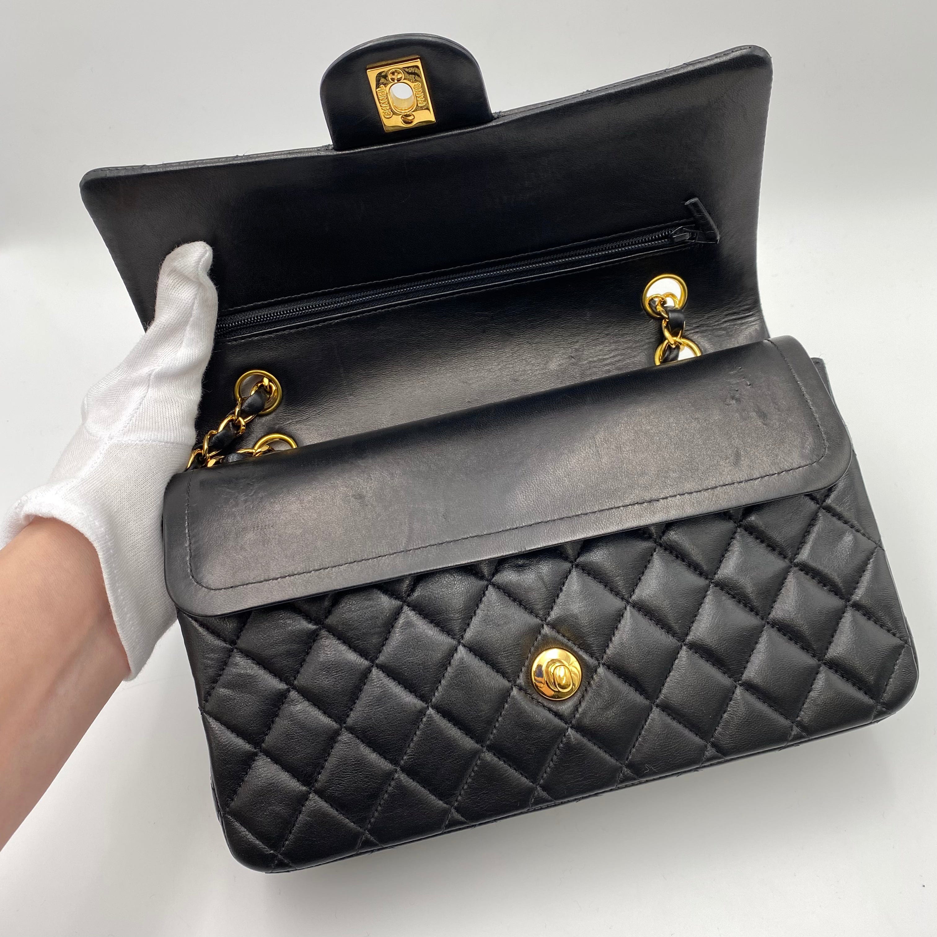 Luxury Promise CHANEL VINTAGE CLASSIC FLAP MEDIUM CHAIN SHOULDER BAG BLACK LAMB SKIN 90219630