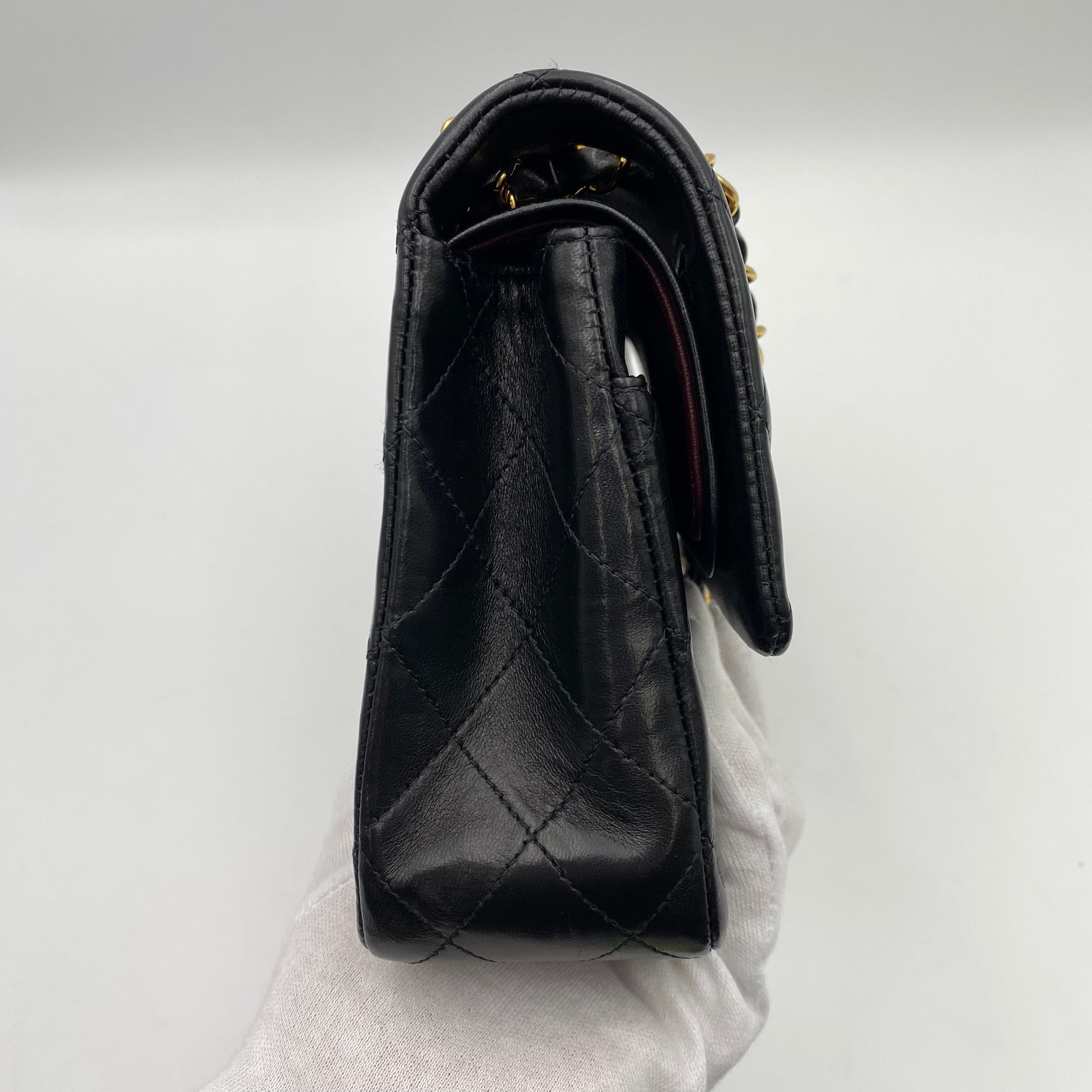 Luxury Promise CHANEL VINTAGE CLASSIC FLAP MEDIUM CHAIN SHOULDER BAG BLACK LAMB SKIN 90219630