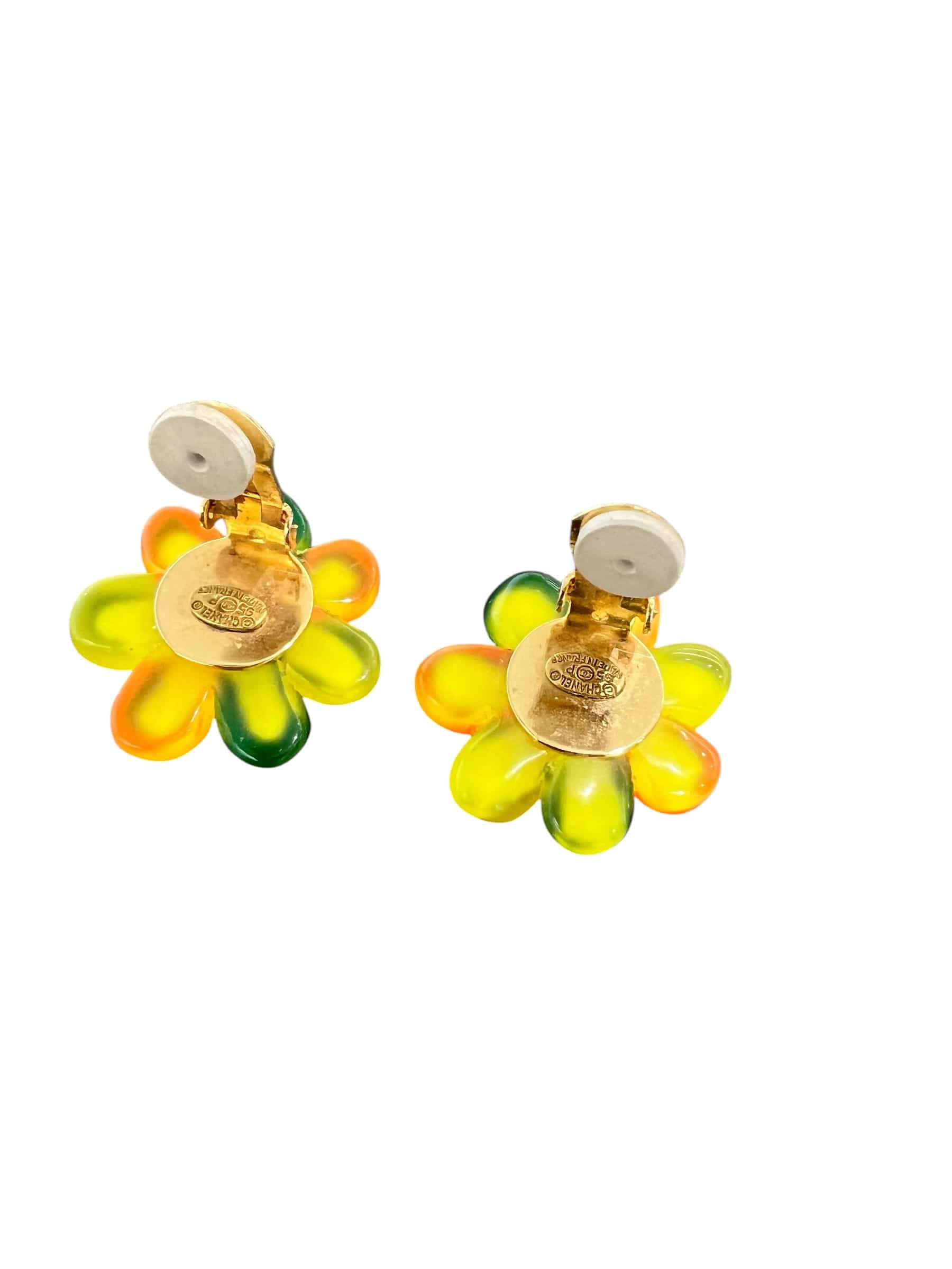 Luxury Promise Chanel Vintage Floral Lumi Acrylic Gummy Clip-On Earrings 95PSKC8372H