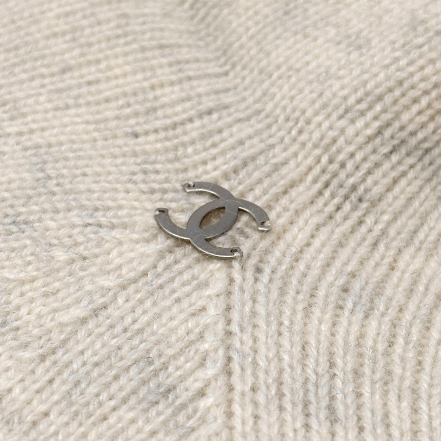 Luxury Promise CHANEL Vintage 99P CC Logo Turtleneck Knit T-shirt Top #42 Cream Cashmere