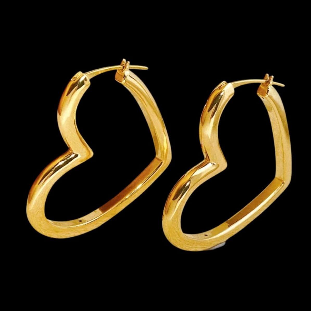 Luxury Promise 18K Yellow Gold Open Heart Earrings