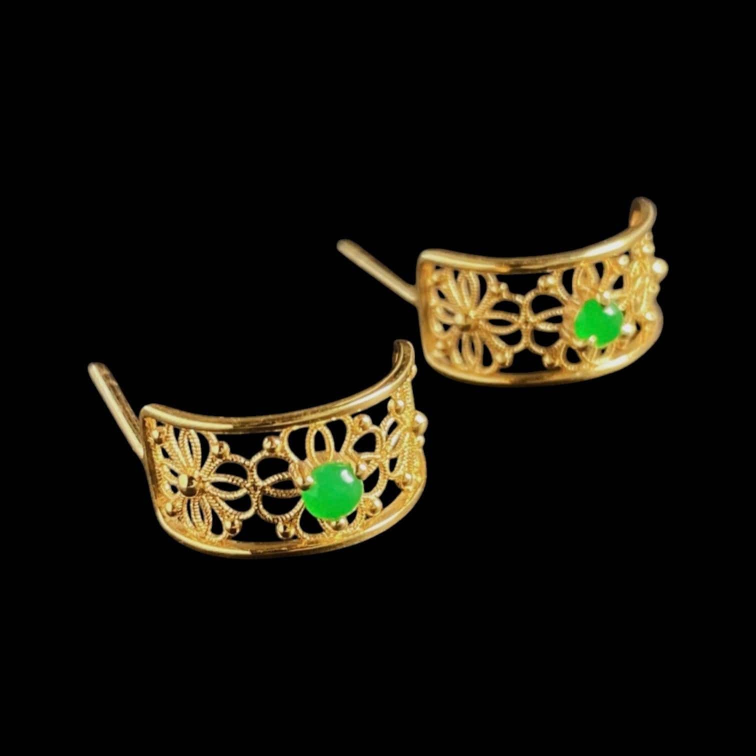 Luxury Promise Green Jade Cabochon Earrings set in 18K Yellow Gold