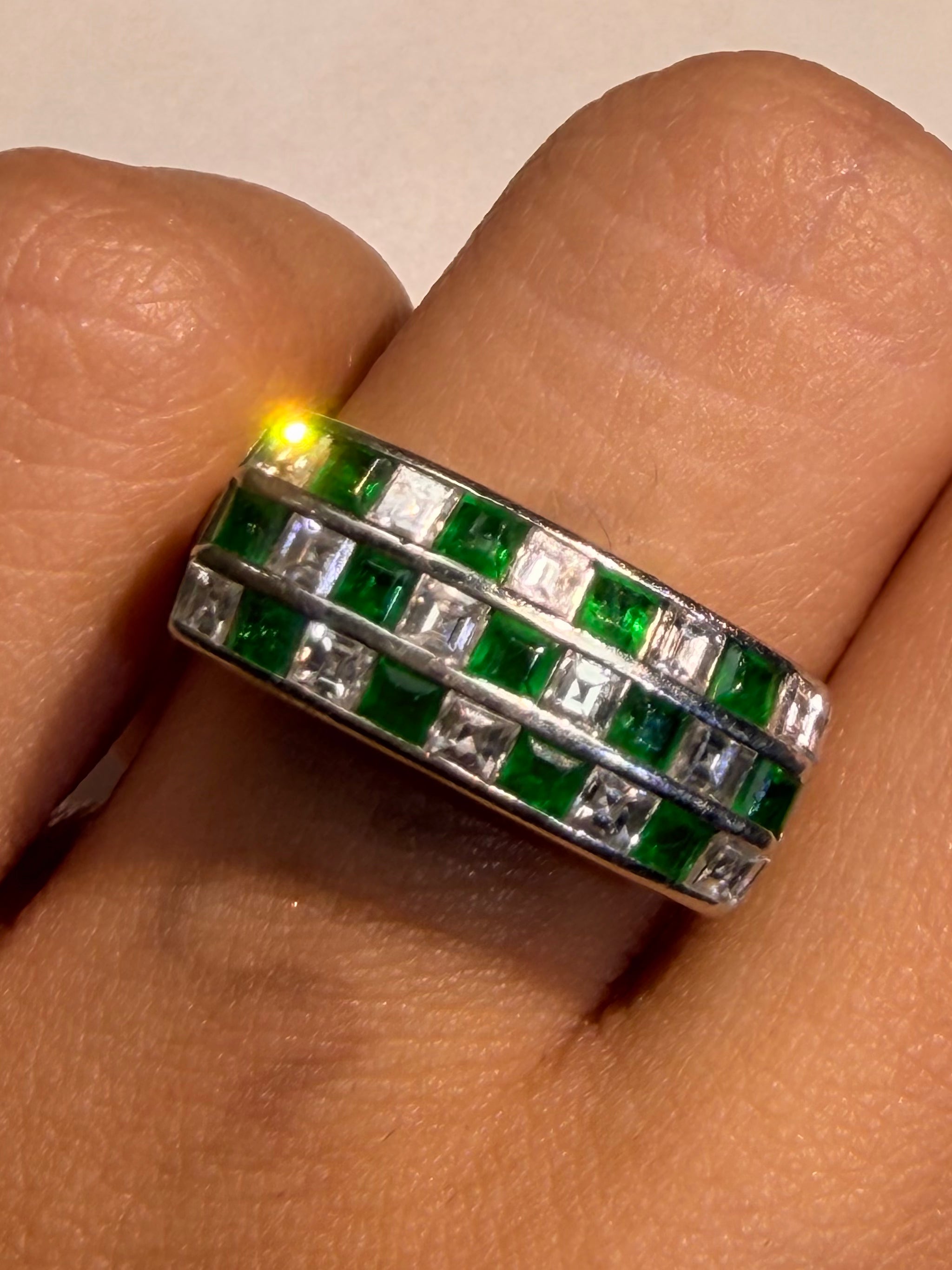 Luxury Promise Emerald Band in Pt900 / E0.60ct / D0.73ct (8us) 4080 JJC0528