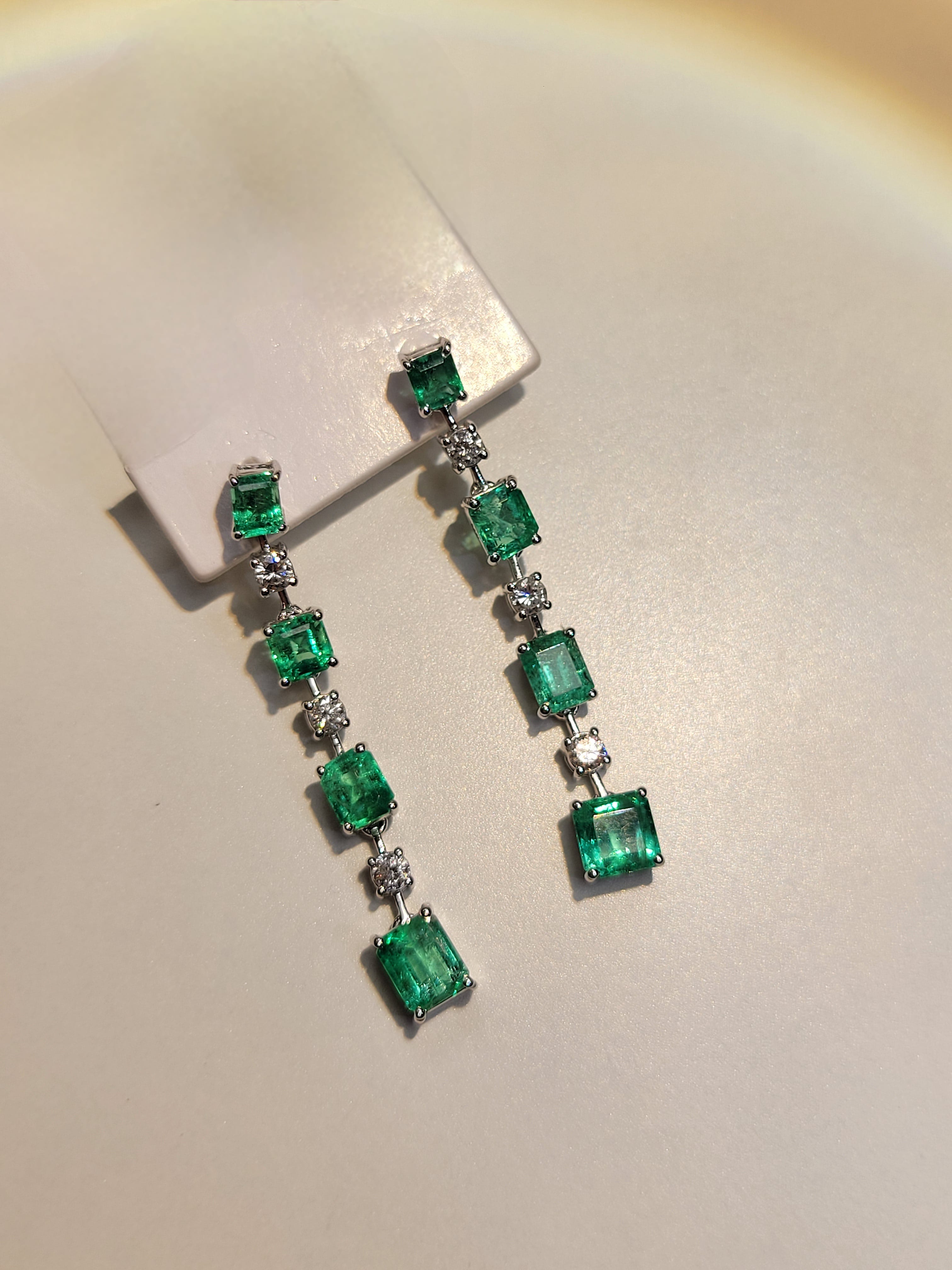 Luxury Promise Emerald Earrings in 18K / E4.50ct / D0,54ct YRPL JJC0571