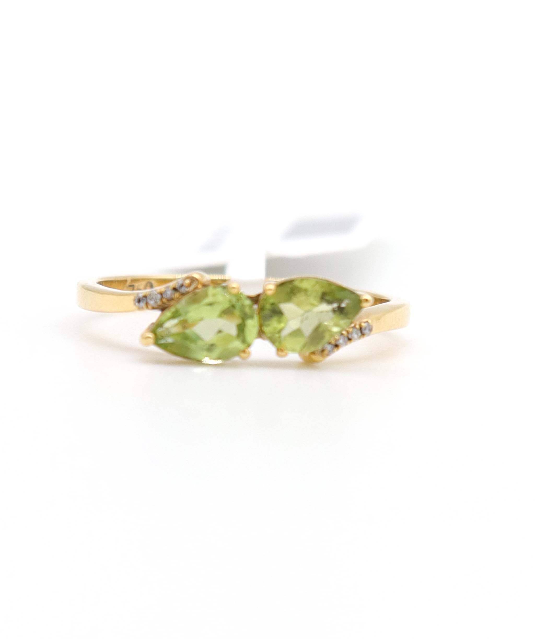 Luxury Promise 0.77ct Peridot Diamond Ring in 18K Yellow Gold DXBCS5076