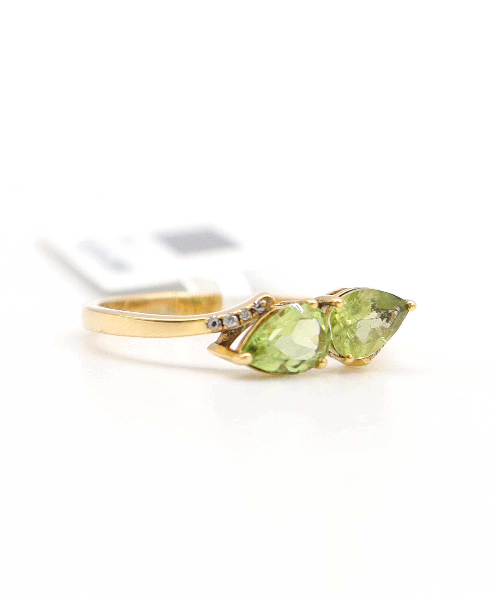 Luxury Promise 0.77ct Peridot Diamond Ring in 18K Yellow Gold DXBCS5076