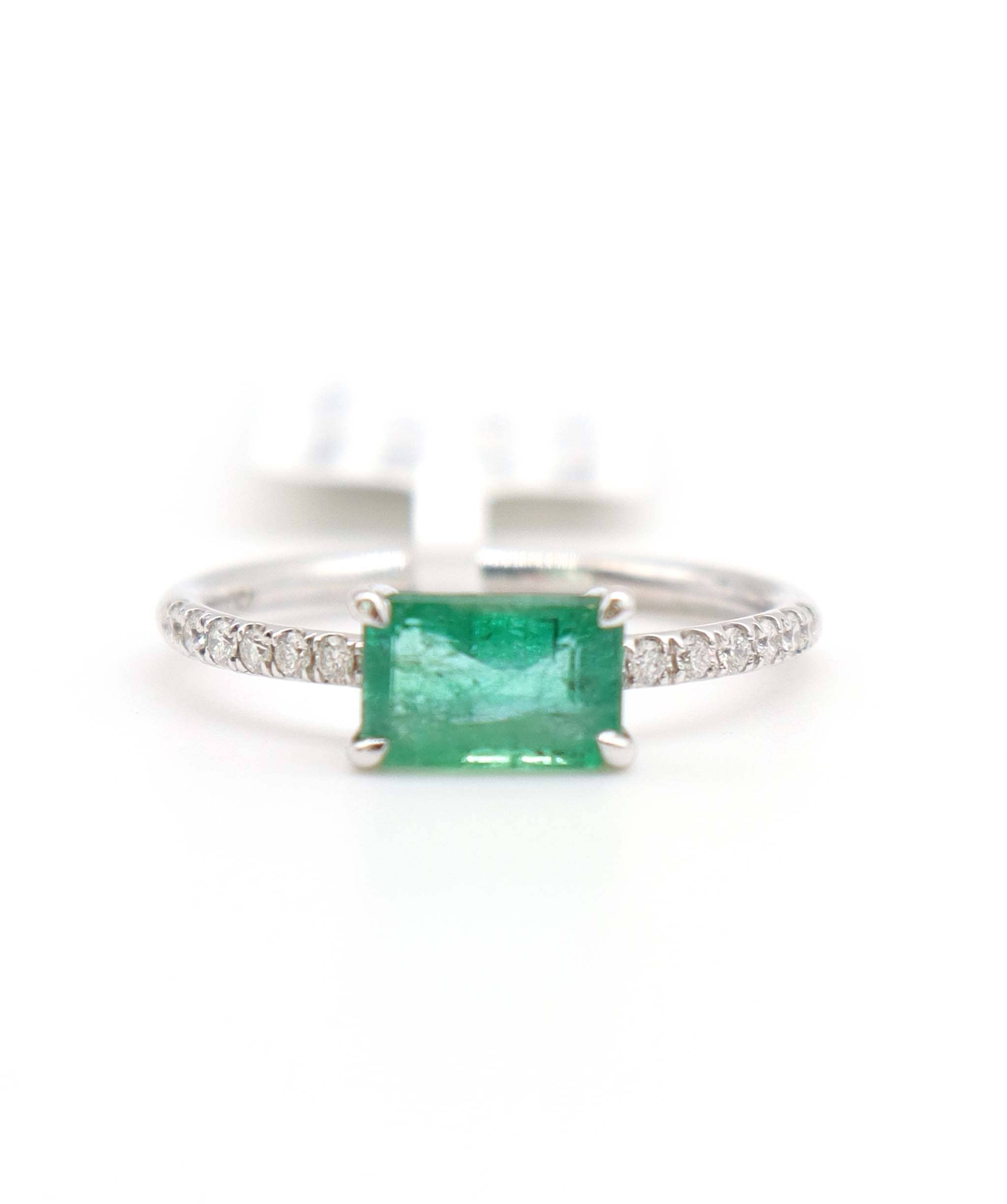 Luxury Promise 1.11ct Emerald Diamond Ring in 18K White Gold DXBCS5096