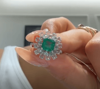 Luxury Promise K18 Diamond and Oil-Free Emerald Ring JQT630102B260