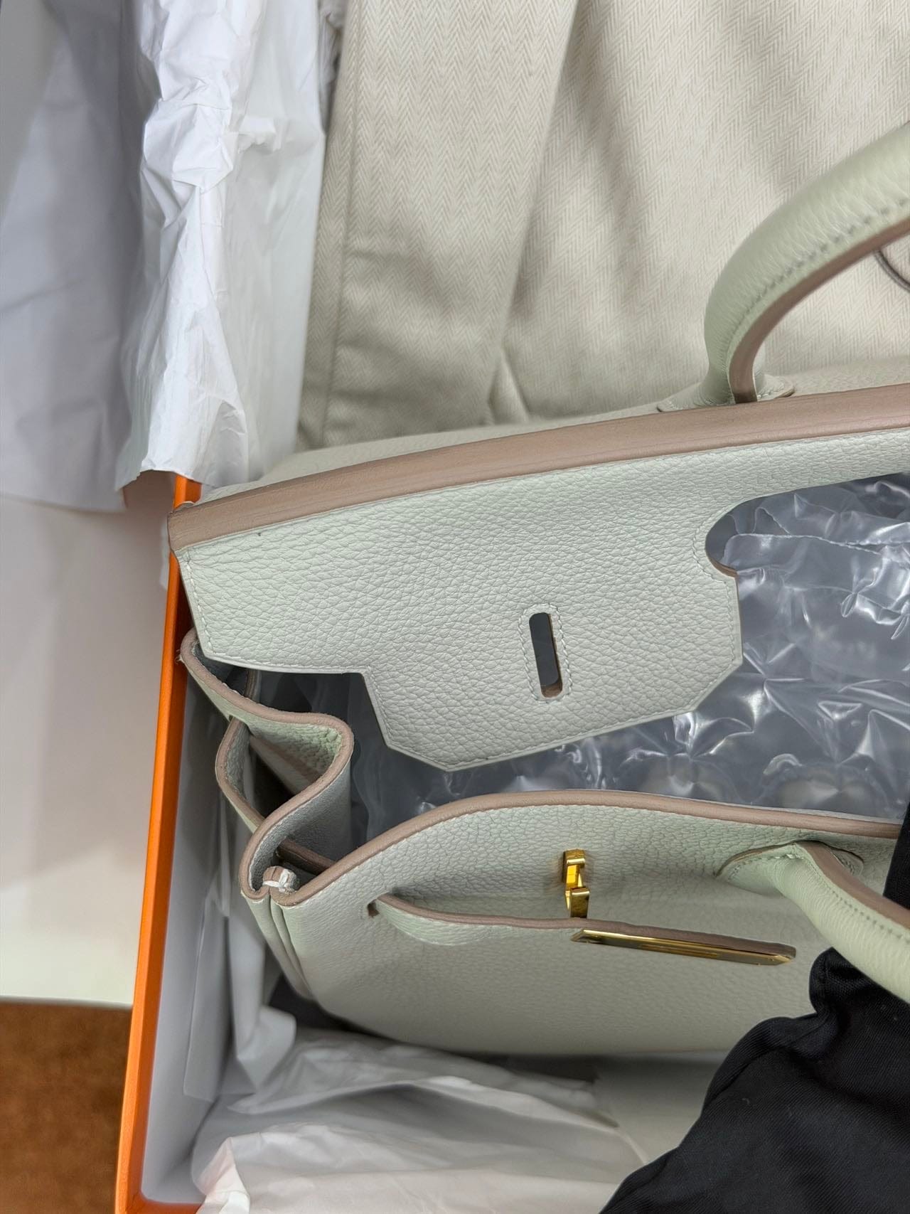 LUXURY PROMISE Hermès Birkin 35 Togo Pearl Gray Gold Hardware Y Stamp